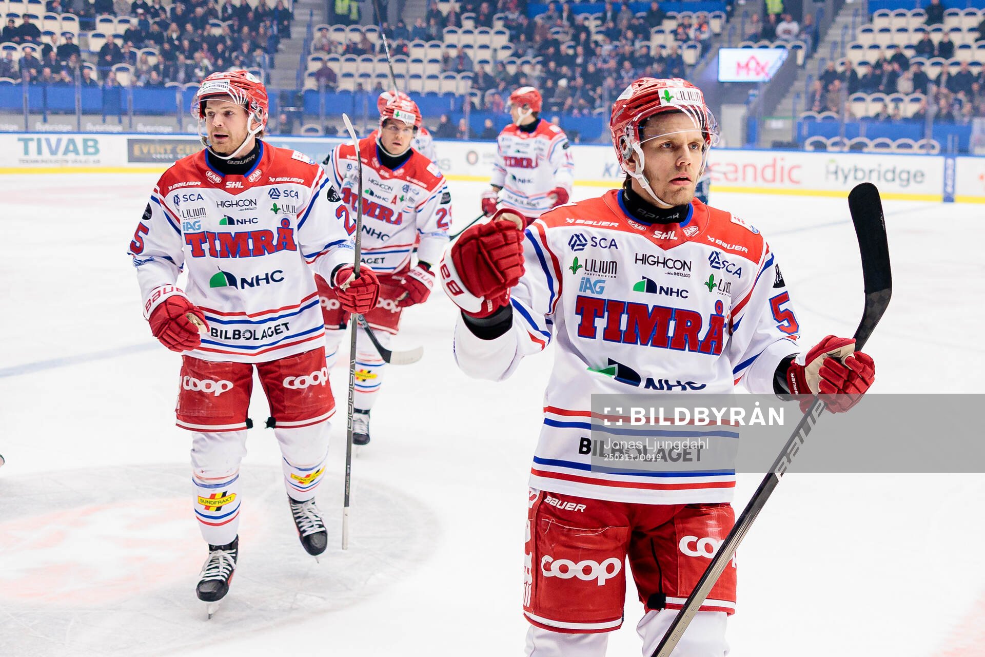 Timrås Linus Nässén och Anton Wedin jublar