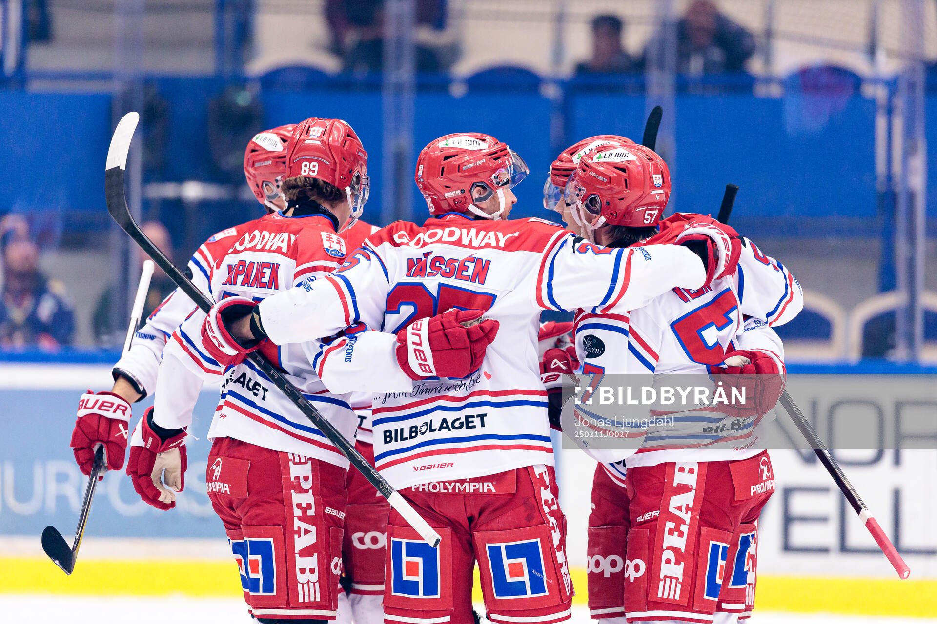 Timrås spelare jublar