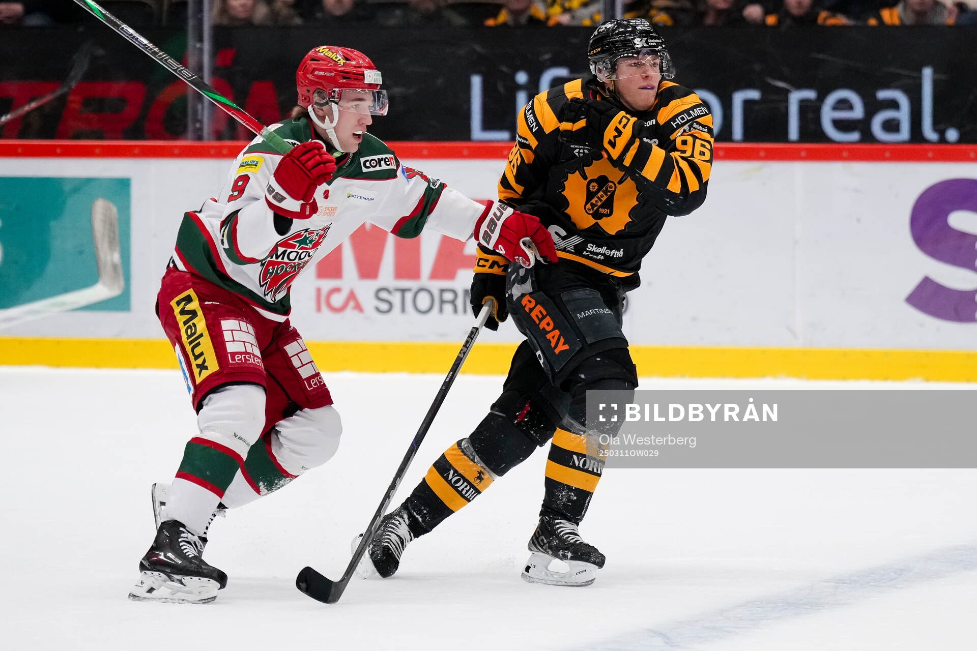Modos Lucas Pettersson och Skellefteås Rickard Hugg