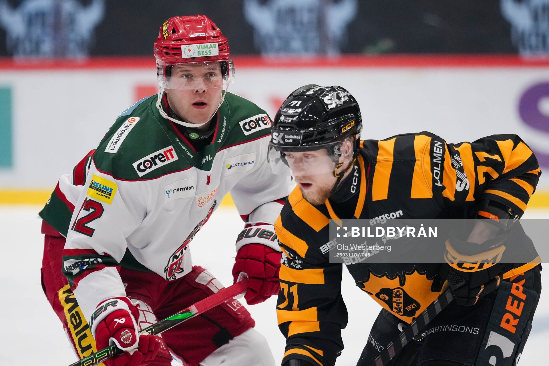 Modos Oscar Pettersson och Skellefteås Jonathan Davidsson