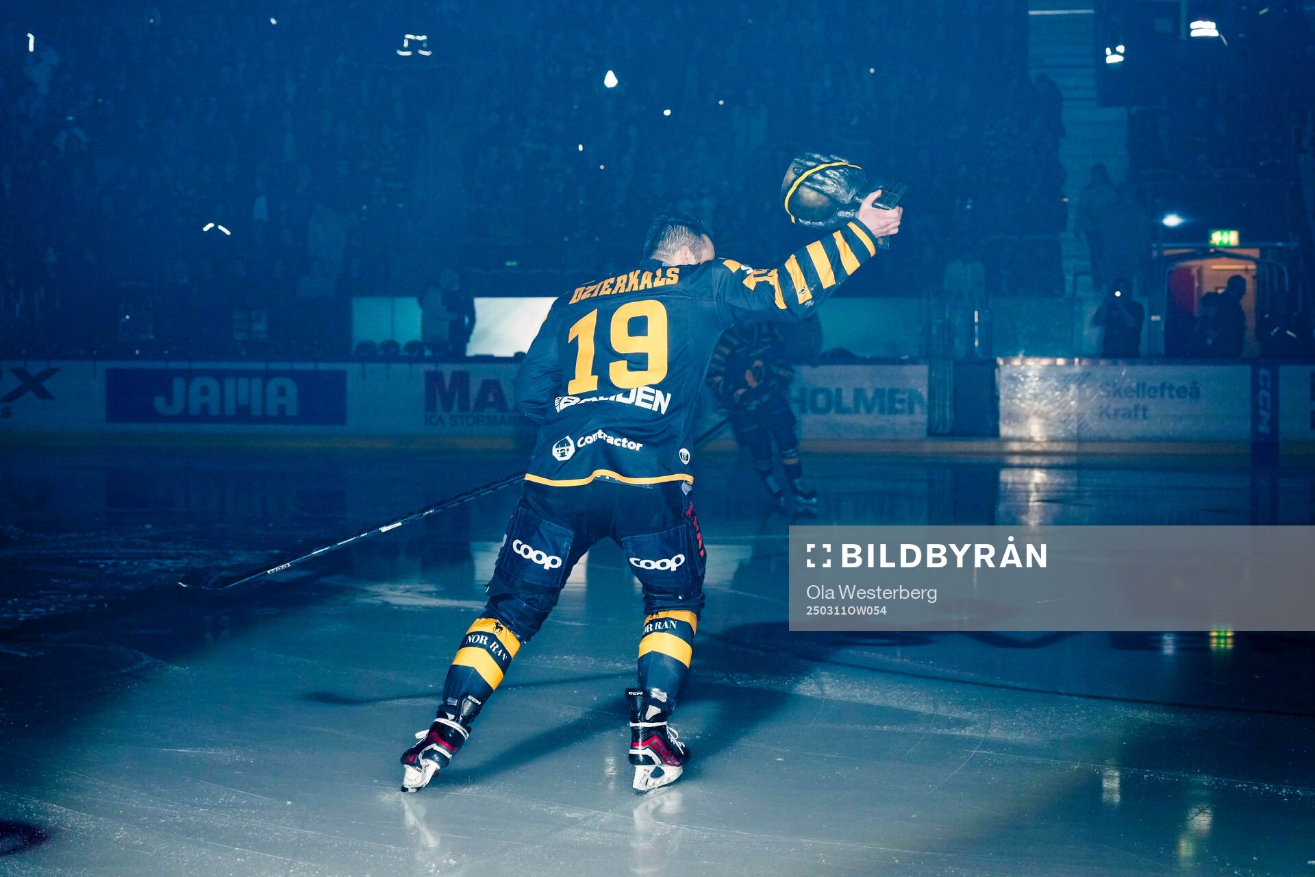 Skellefteås Martins Dzierkals får ta emot Pontus