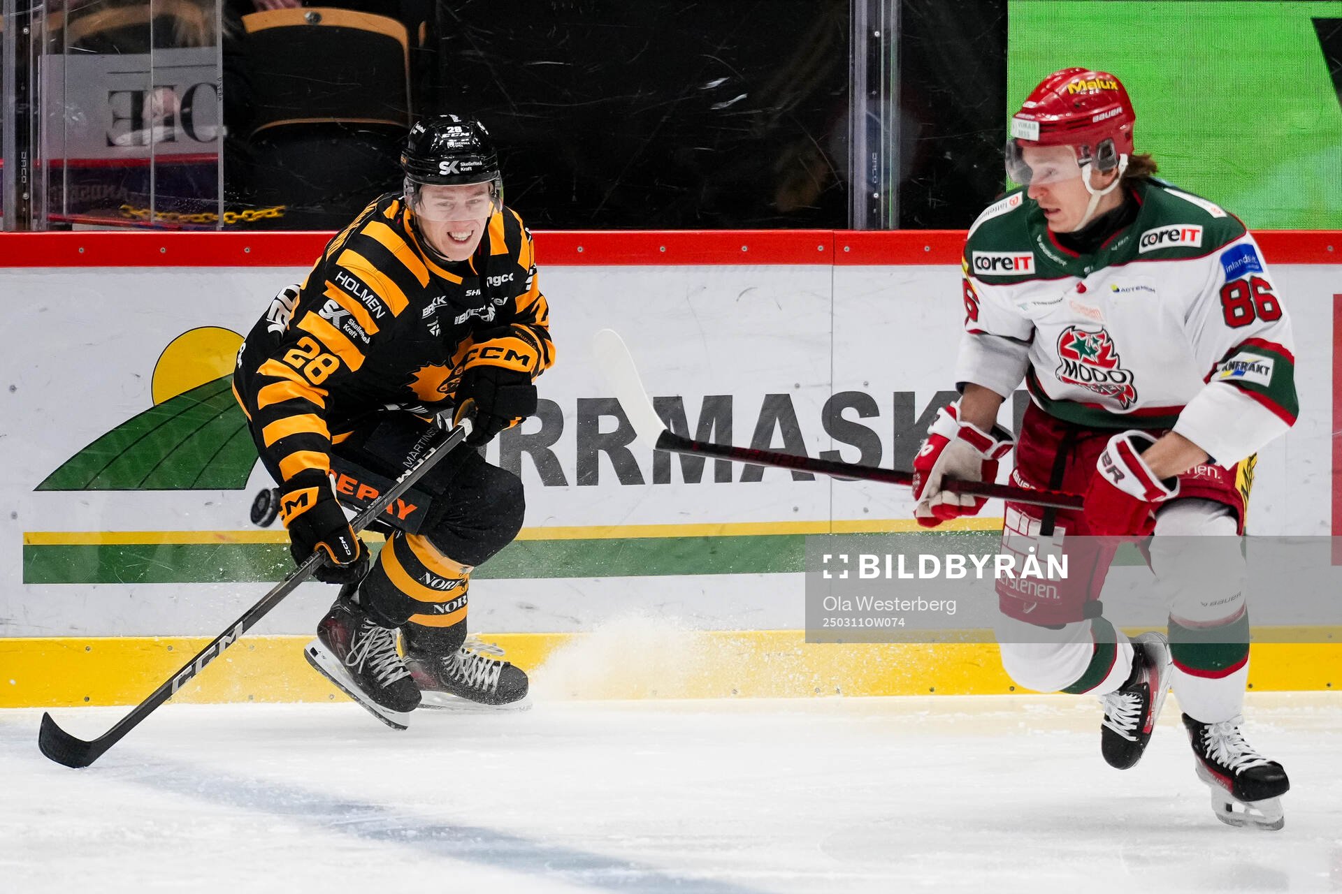 Skellefteås Michael Brandsegg-Nygård och Modos Lukas Jasek