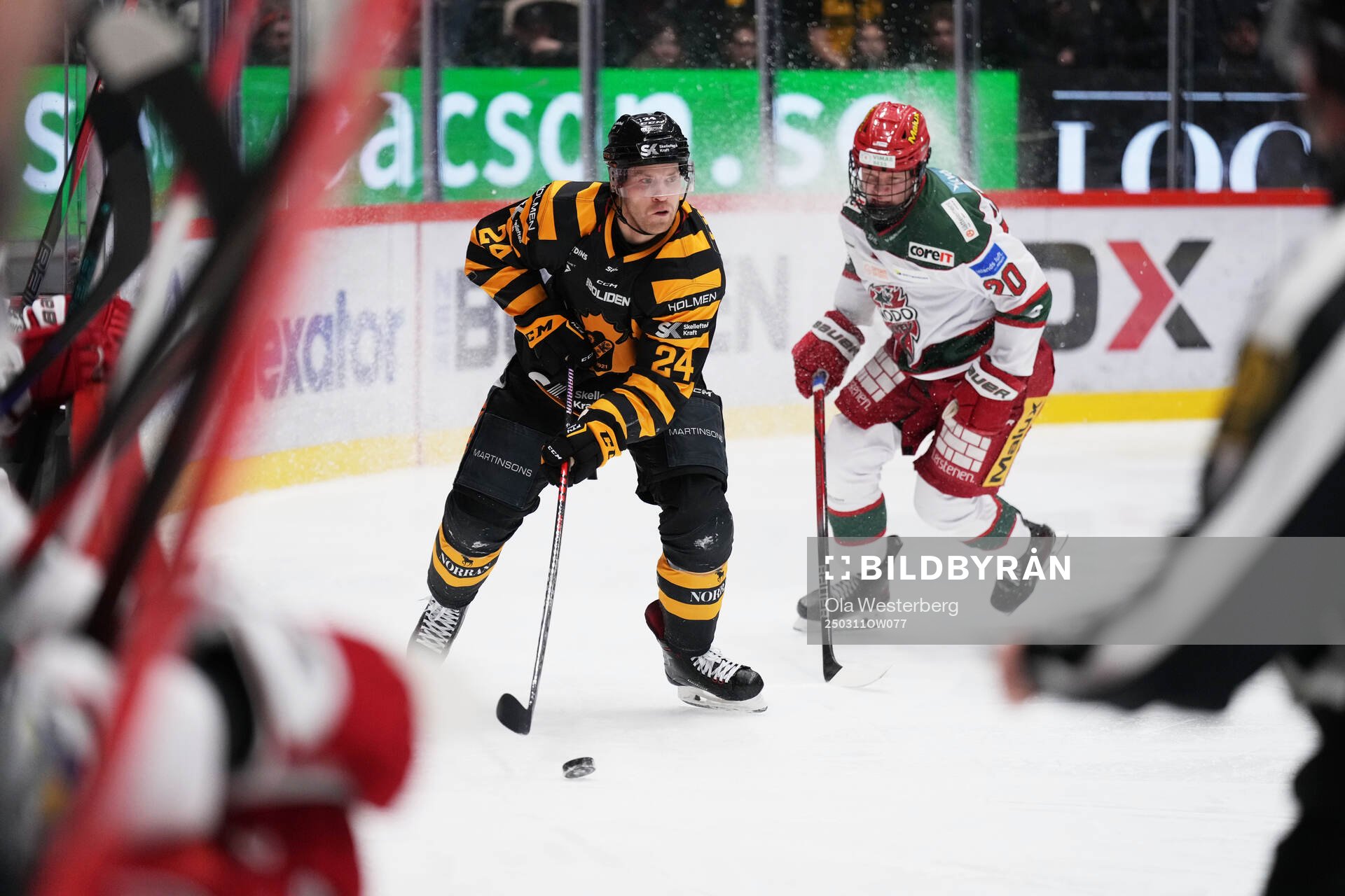 Skellefteås Oscar Lindberg och Modos Milton Gästrin