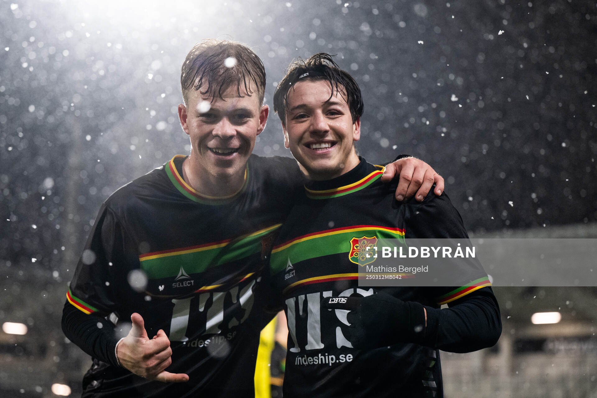 GAIS Filip Gustafsson och Matteo de Brienne jublar