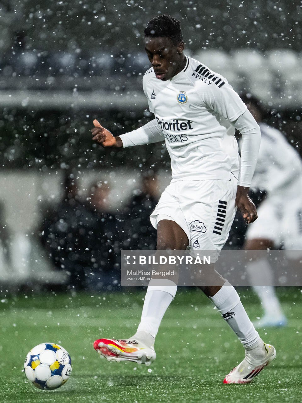 Utsiktens David Tokpah under träningsmatchen i fotboll mellan Utsikten och GAIS den 12 mars 2025 i Göteborg. 