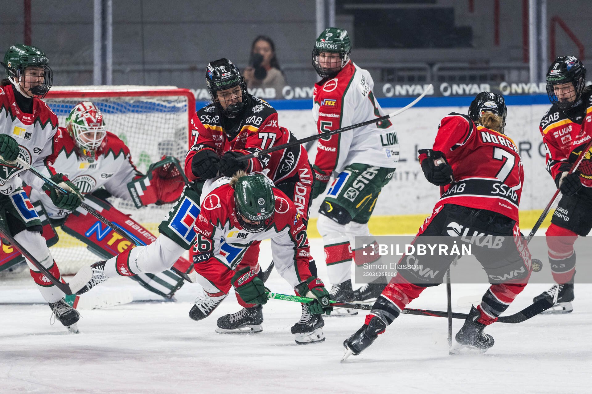 Frölundas Hanna Olsson och Luleås Linnea Johansson