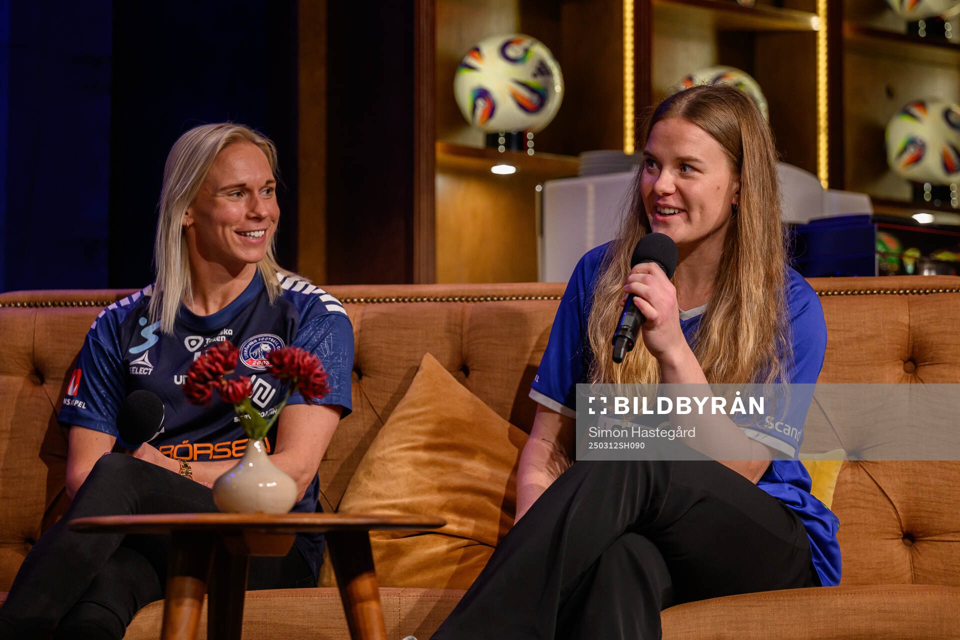 Linköpings Jonna Andersson och Växjös målvakt Maja Bay