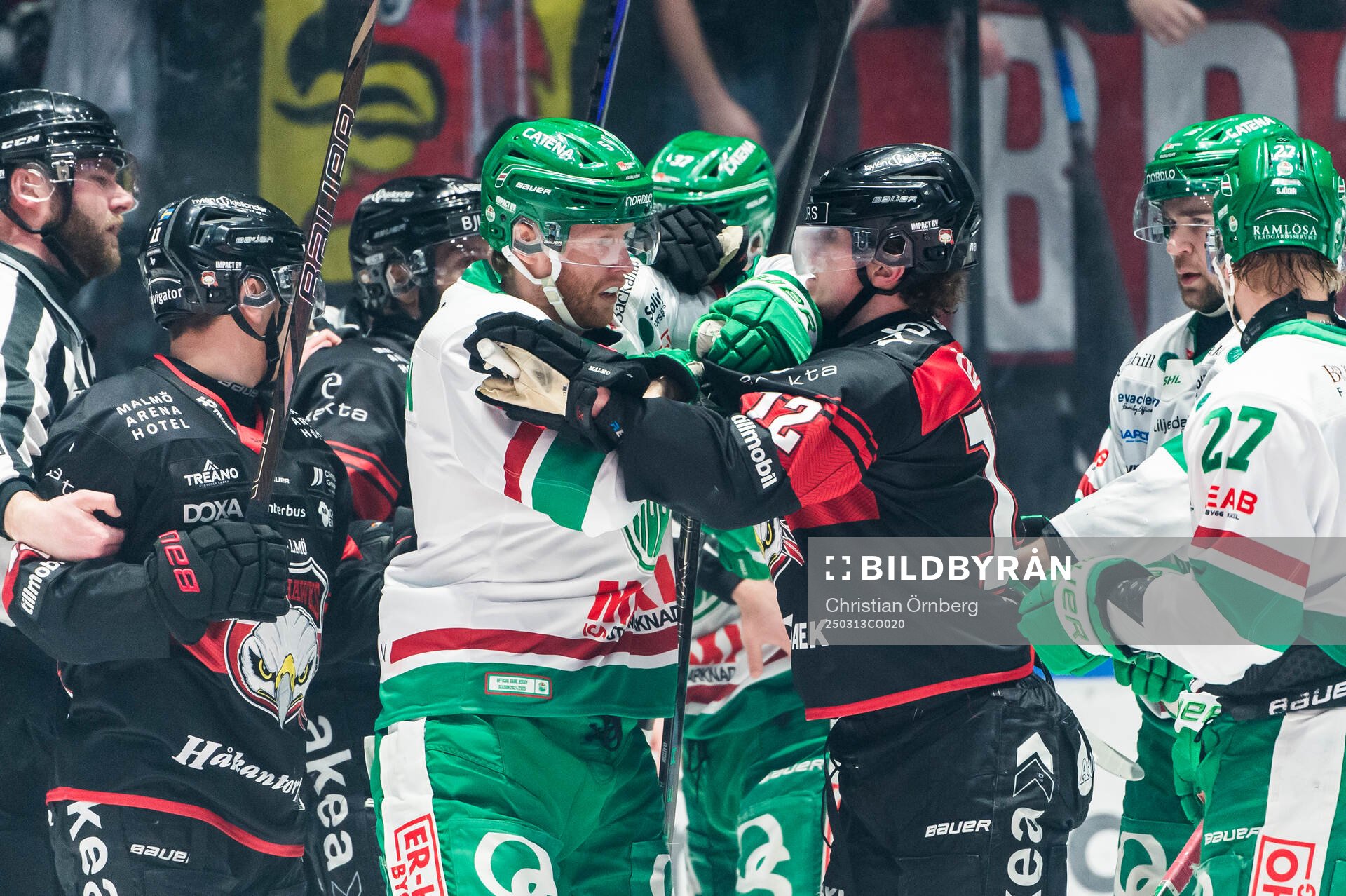Rögles Ludvig Claesson och Malmö Redhawks Linus Öberg