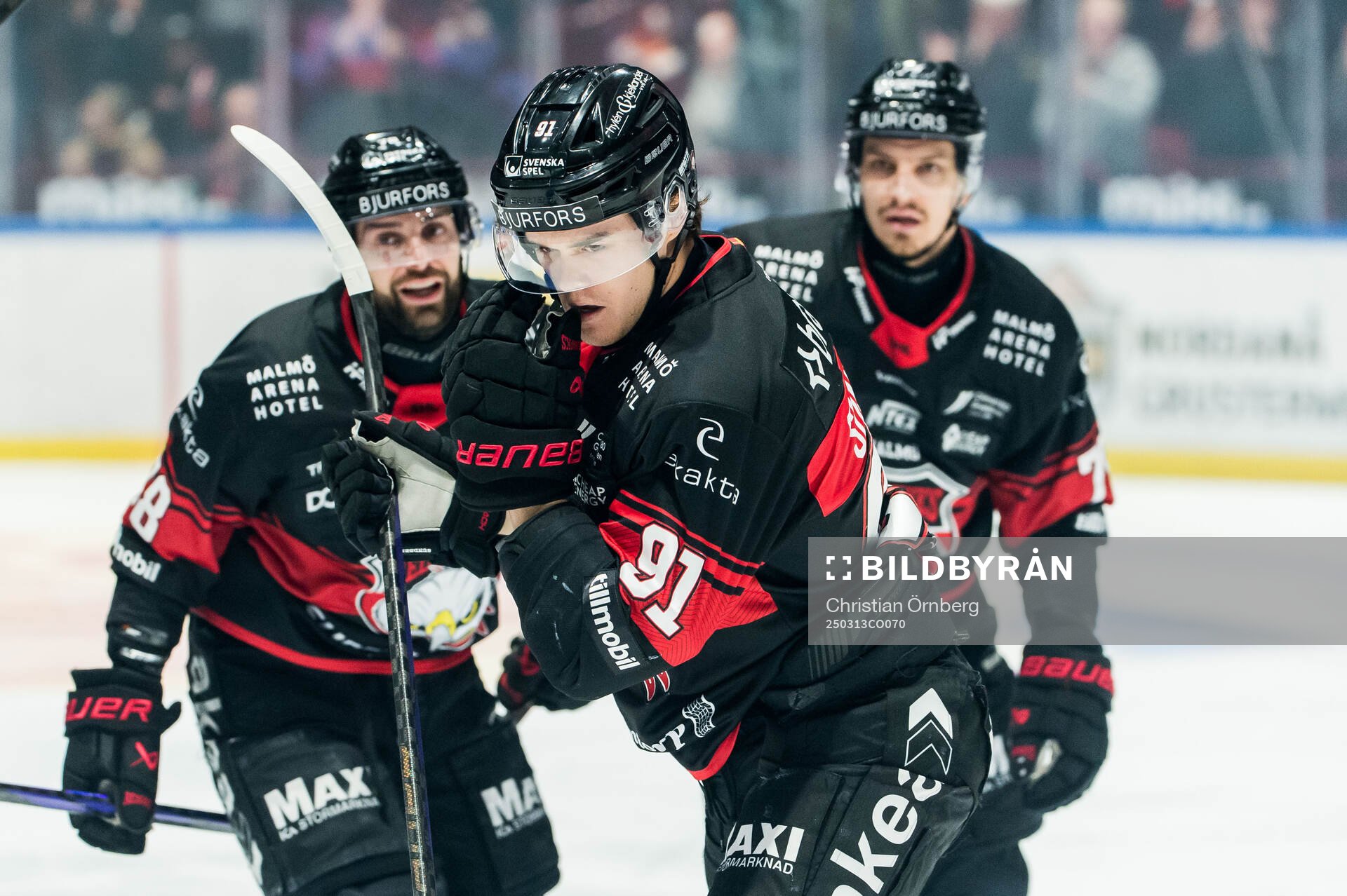 Malmö Redhawks Axel Sundberg jublar