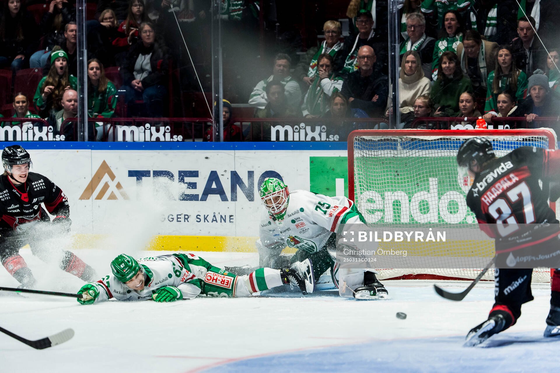 Malmö Redhawks Henrik Haapala gör 2-1 på Rögles