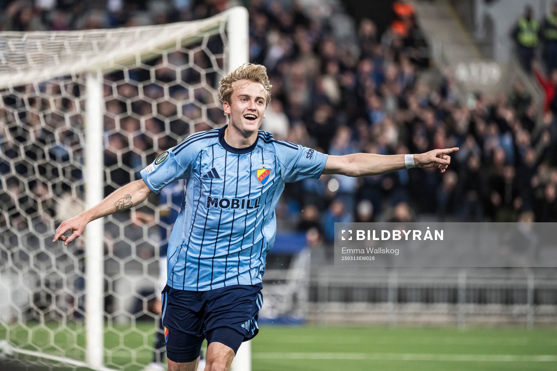 Oskar Fallenius of Djurgården celebrates