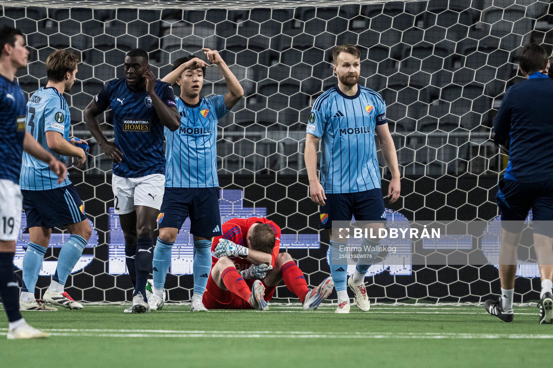 Goalkeeper Malkolm Nilsson Säfqvist of Djurgården are in