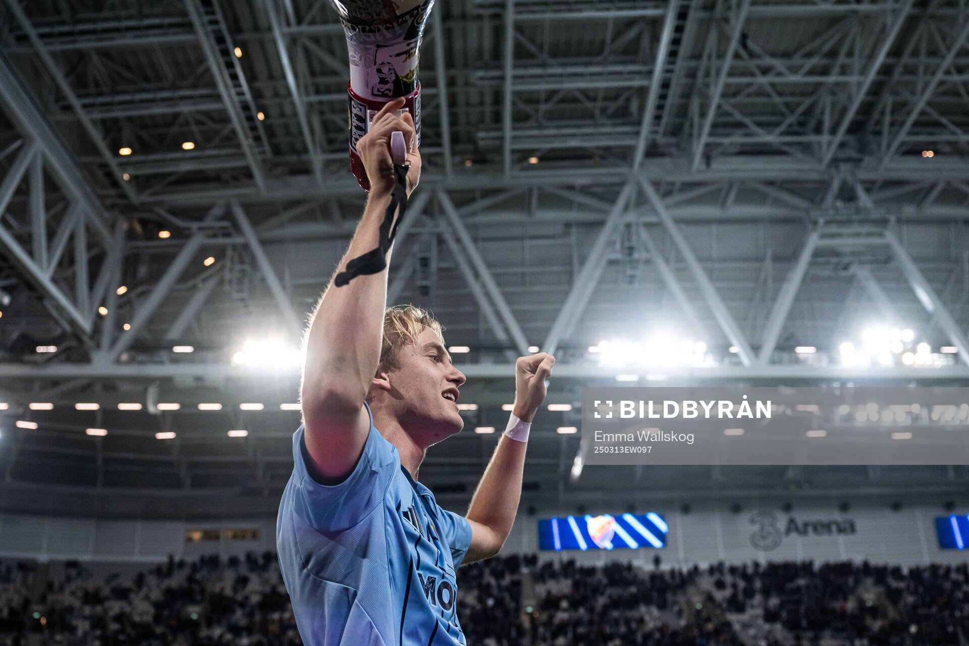 Oskar Fallenius of Djurgården celebrates