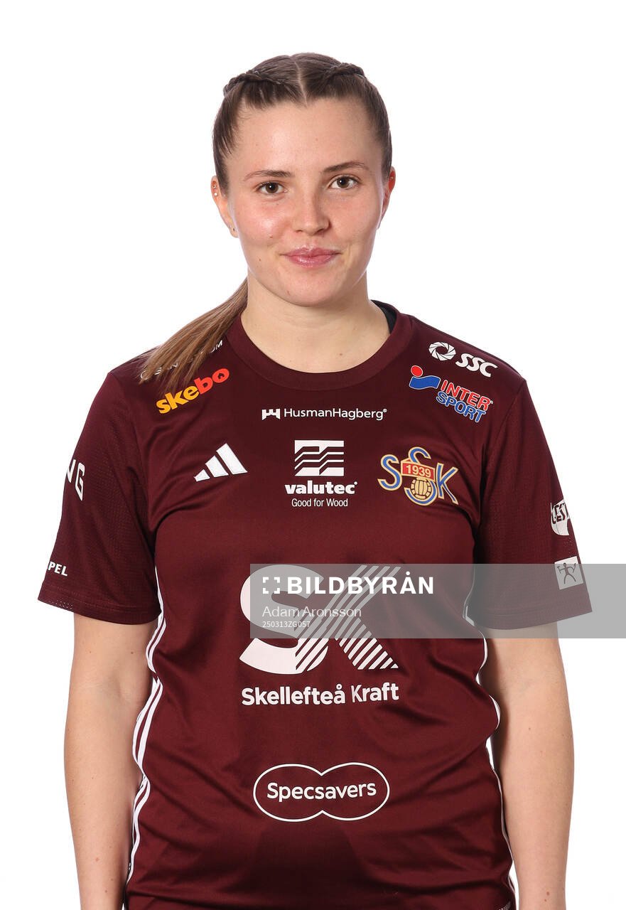 Sunnanås målvakt Lisa Sjögren poserar för ett porträtt den 13 mars 2025 i Skellefteå.
