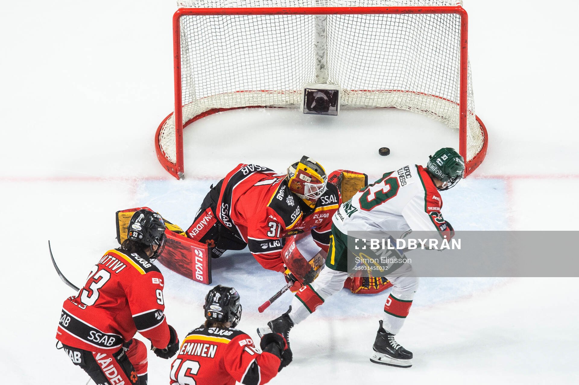 Frölundas Michelle Karvinen gör 1-1 bakom Luleås
