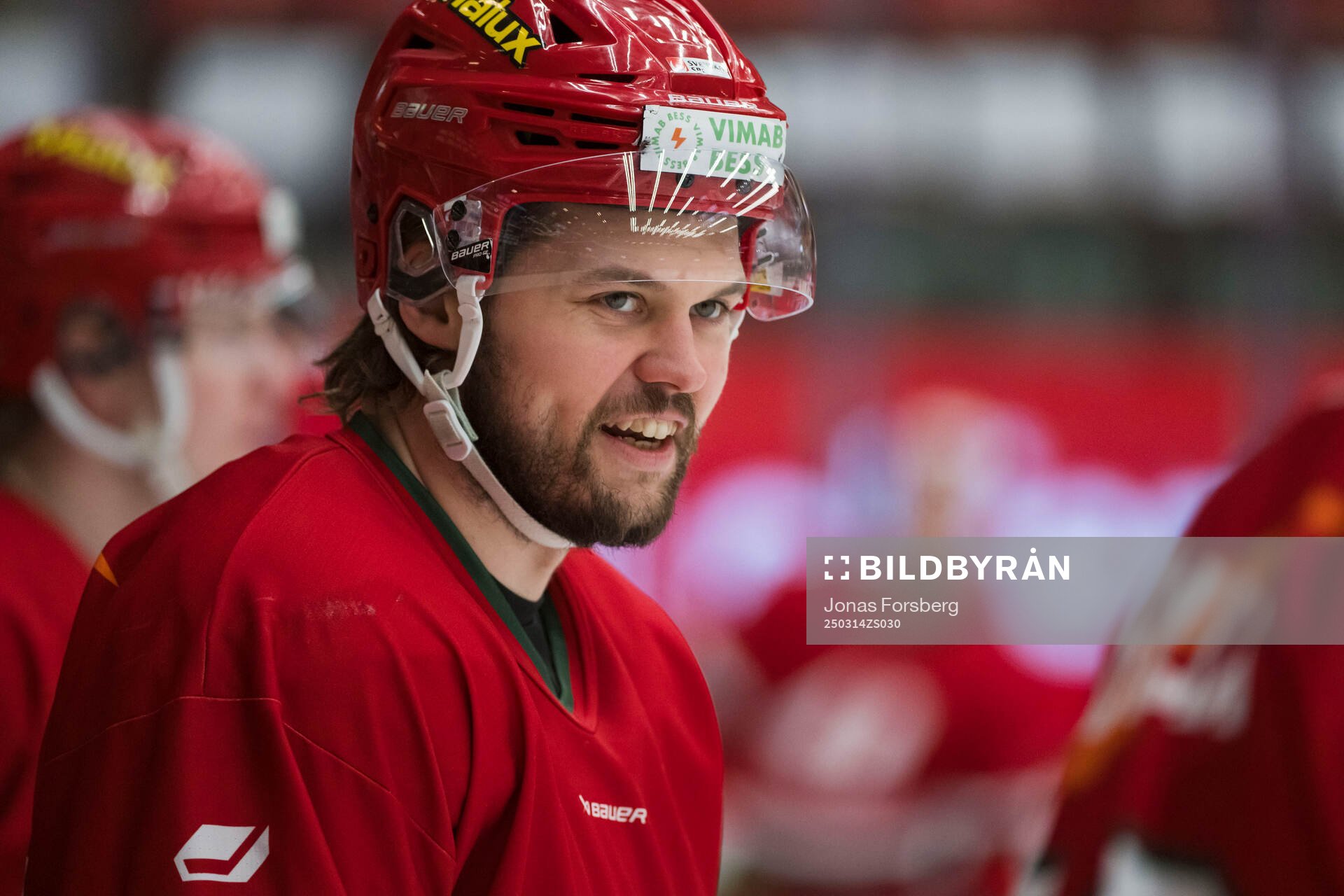 Modos David Rundblad innan ishockeymatchen i kvalet till