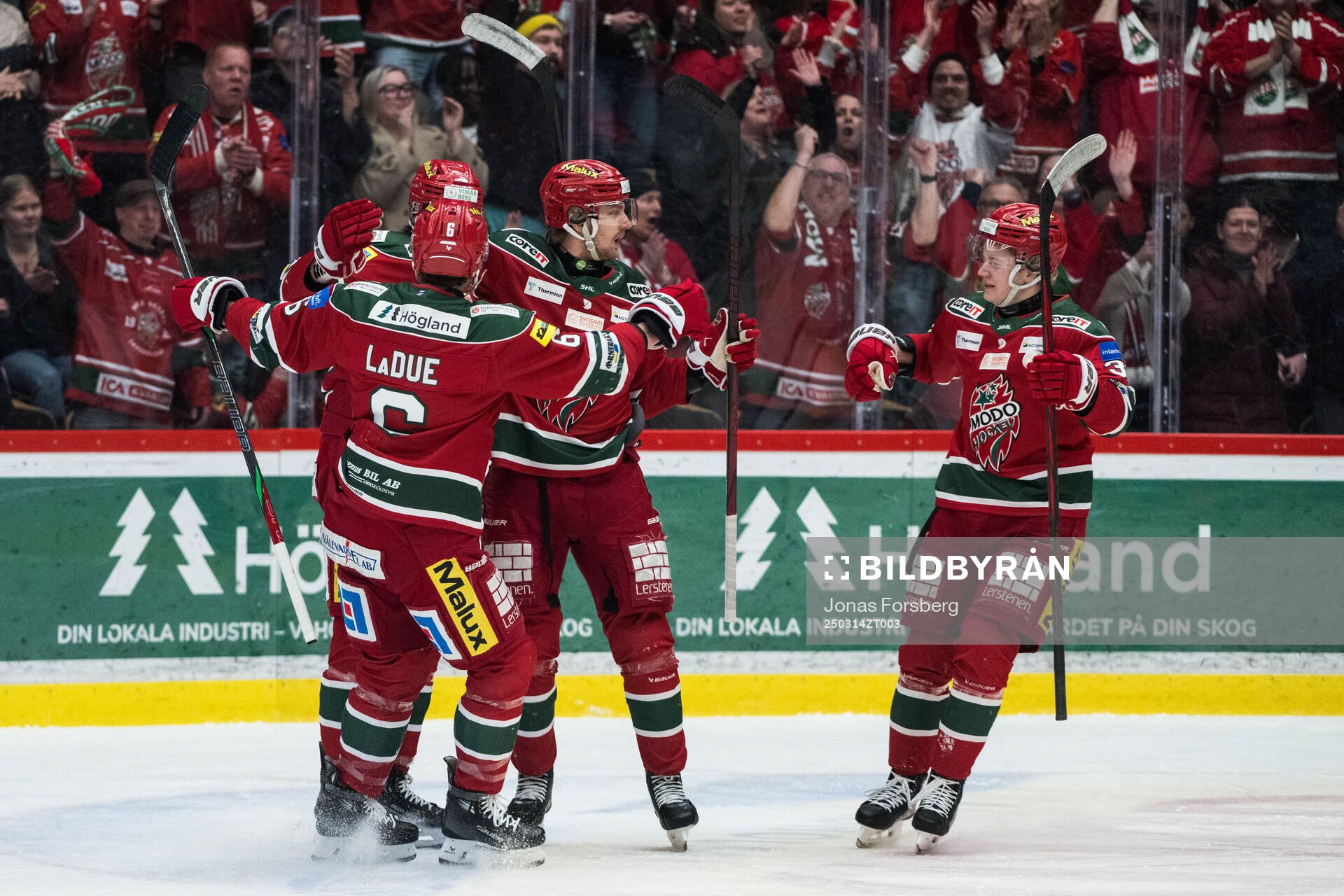 Modos Tobias Winberg jublar