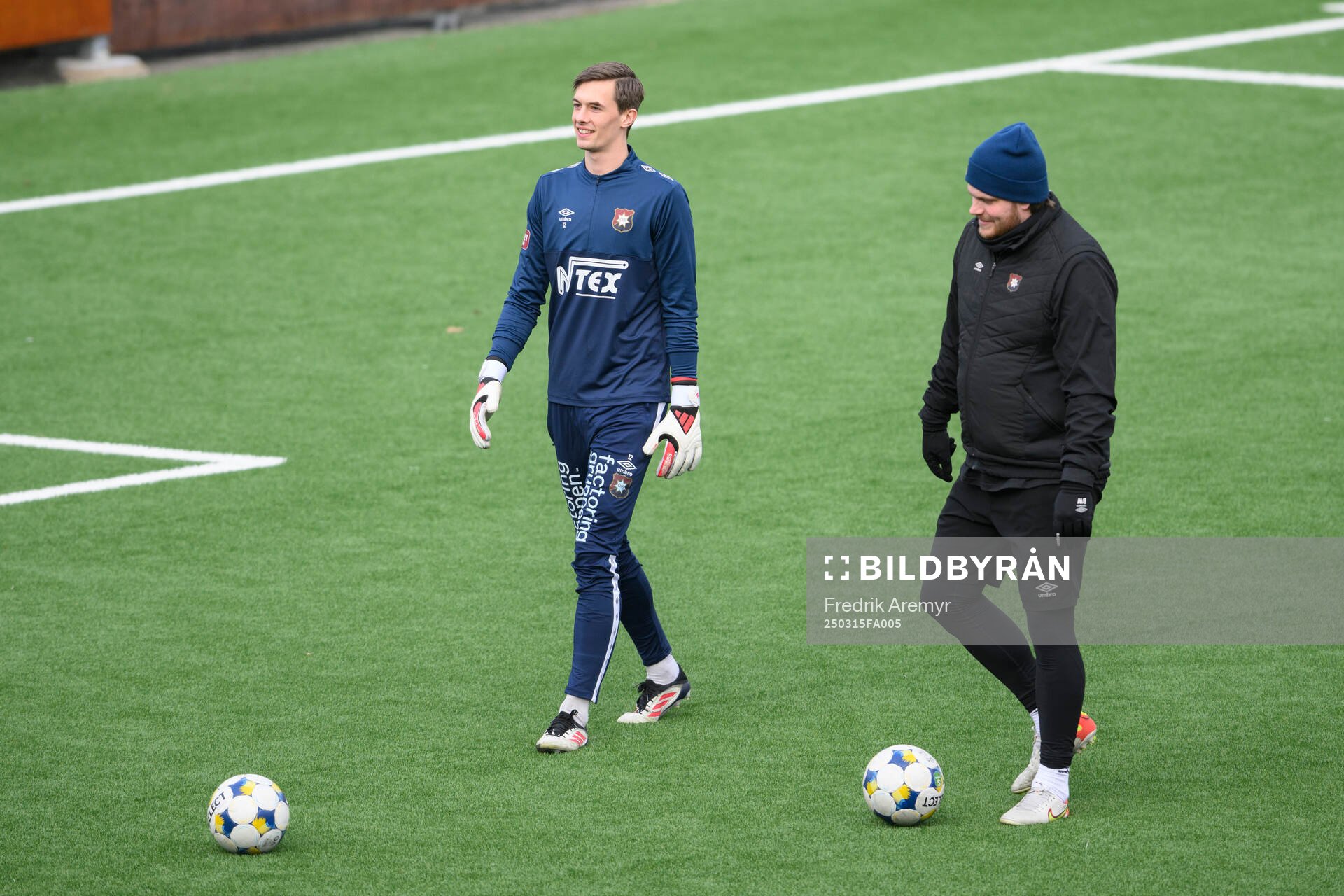 Örgrytes målvakt Lucas Samuelsson och målvaktstränare