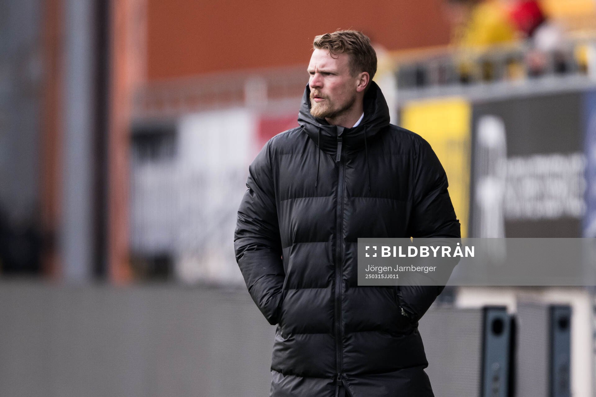 Elfsborgs tränare Oscar Hiljemark under träningsmatchen i fotboll mellan Elfsborg och Degerfors den 15 mars 2025 i Borås. 