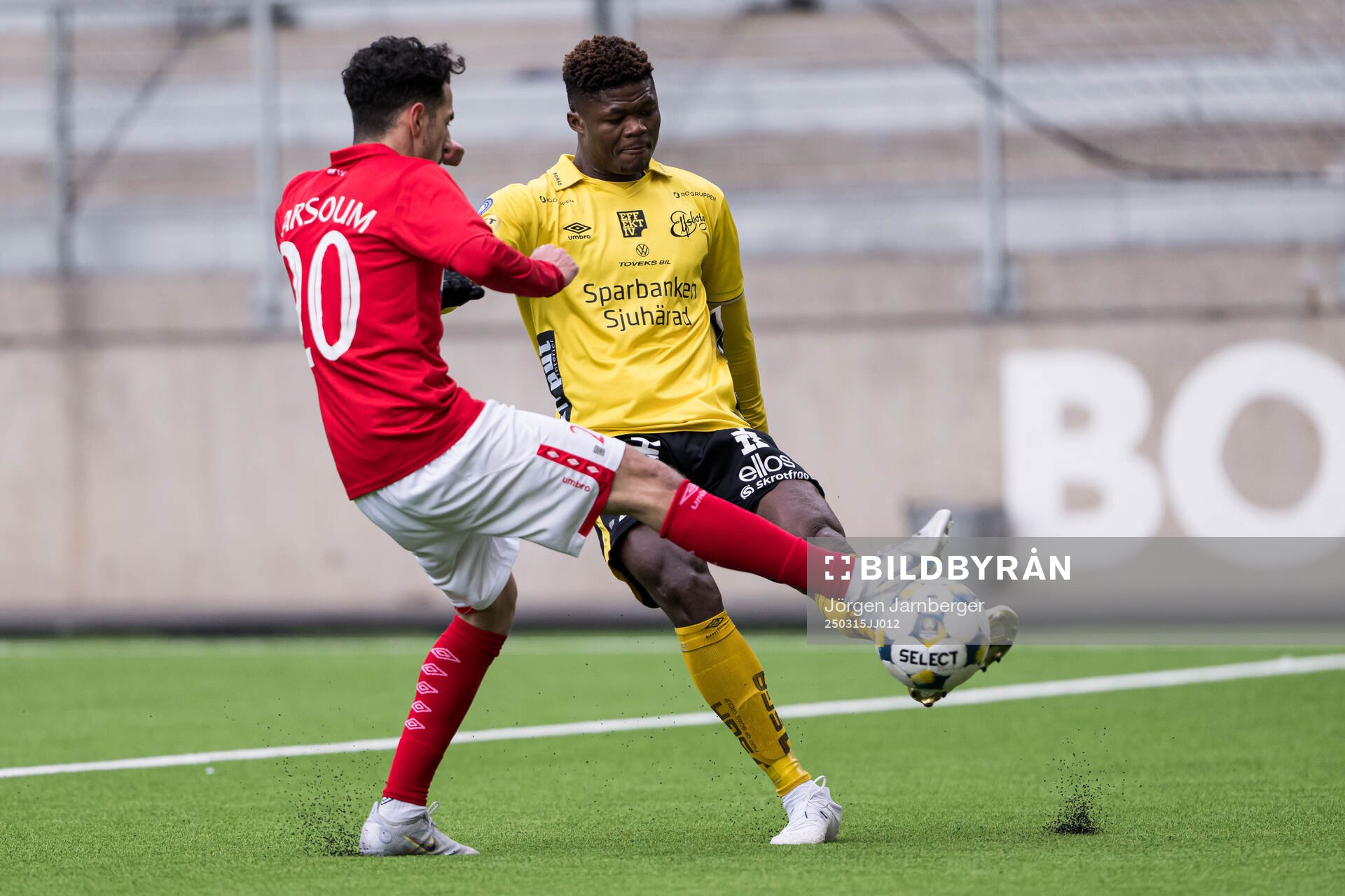 Degerfors Elias Barsoum och Elfsborgs Terry Yegbe