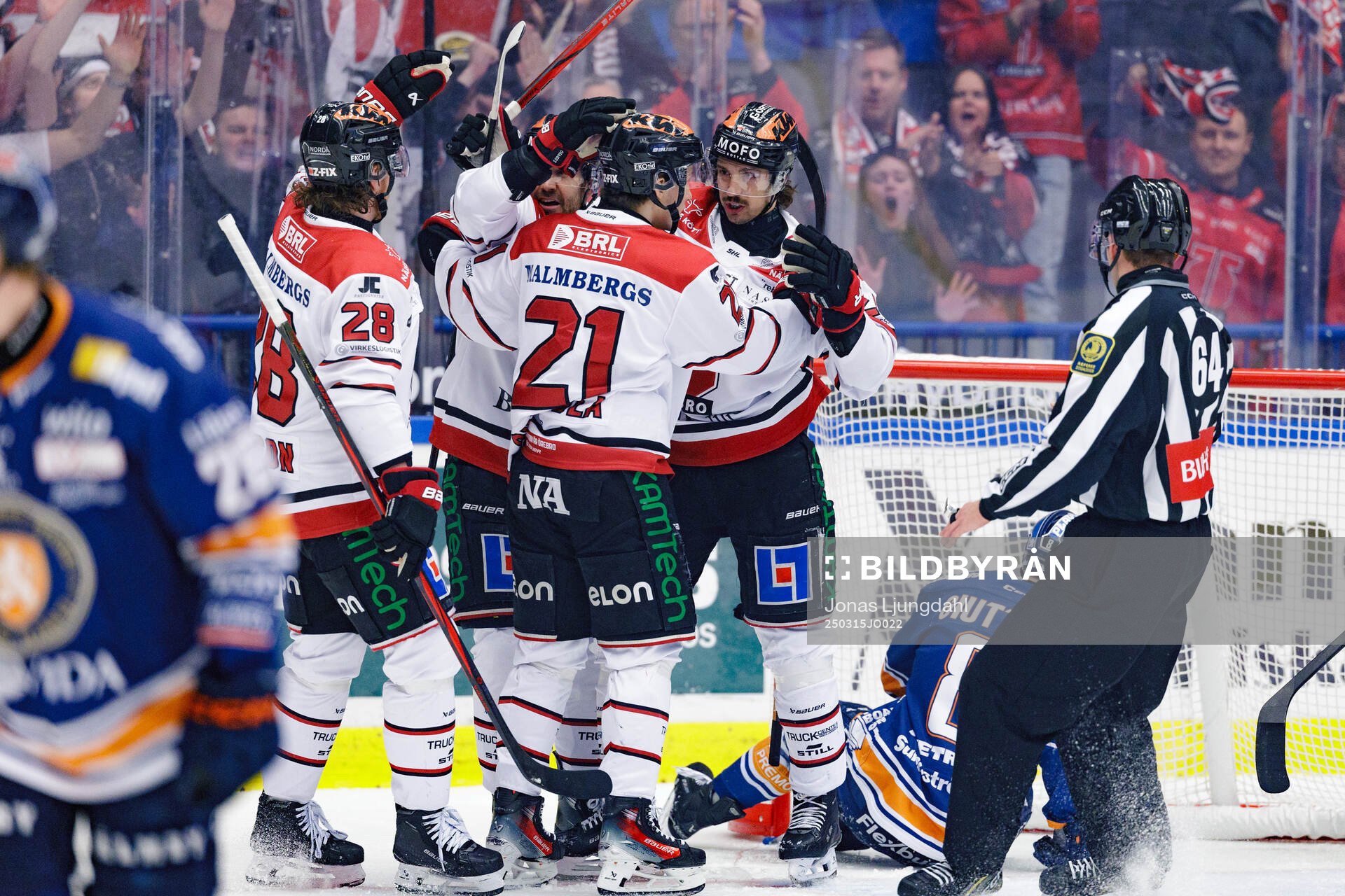 Örebros Patrik Puistola och Hannes Björninen jublar