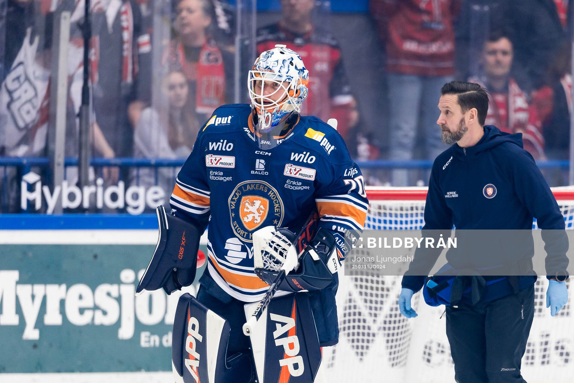 Växjös målvakt Adam Åhman lämnar isen