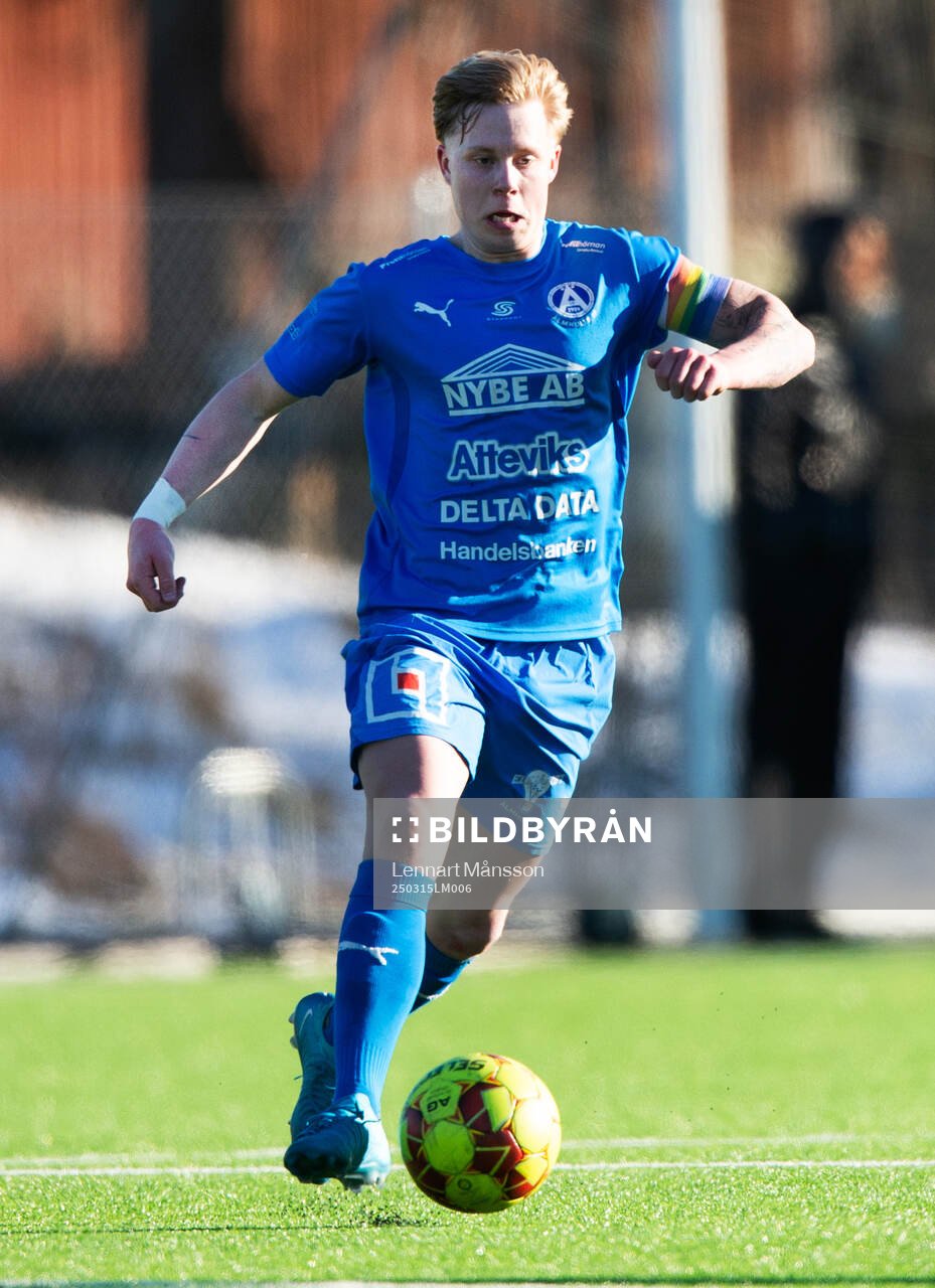 Älmhults Wilhelm Willseus i träningsmatchen mellan IFK Hässleholm och Älmhults IF i Sösdala 15 mars 2025.