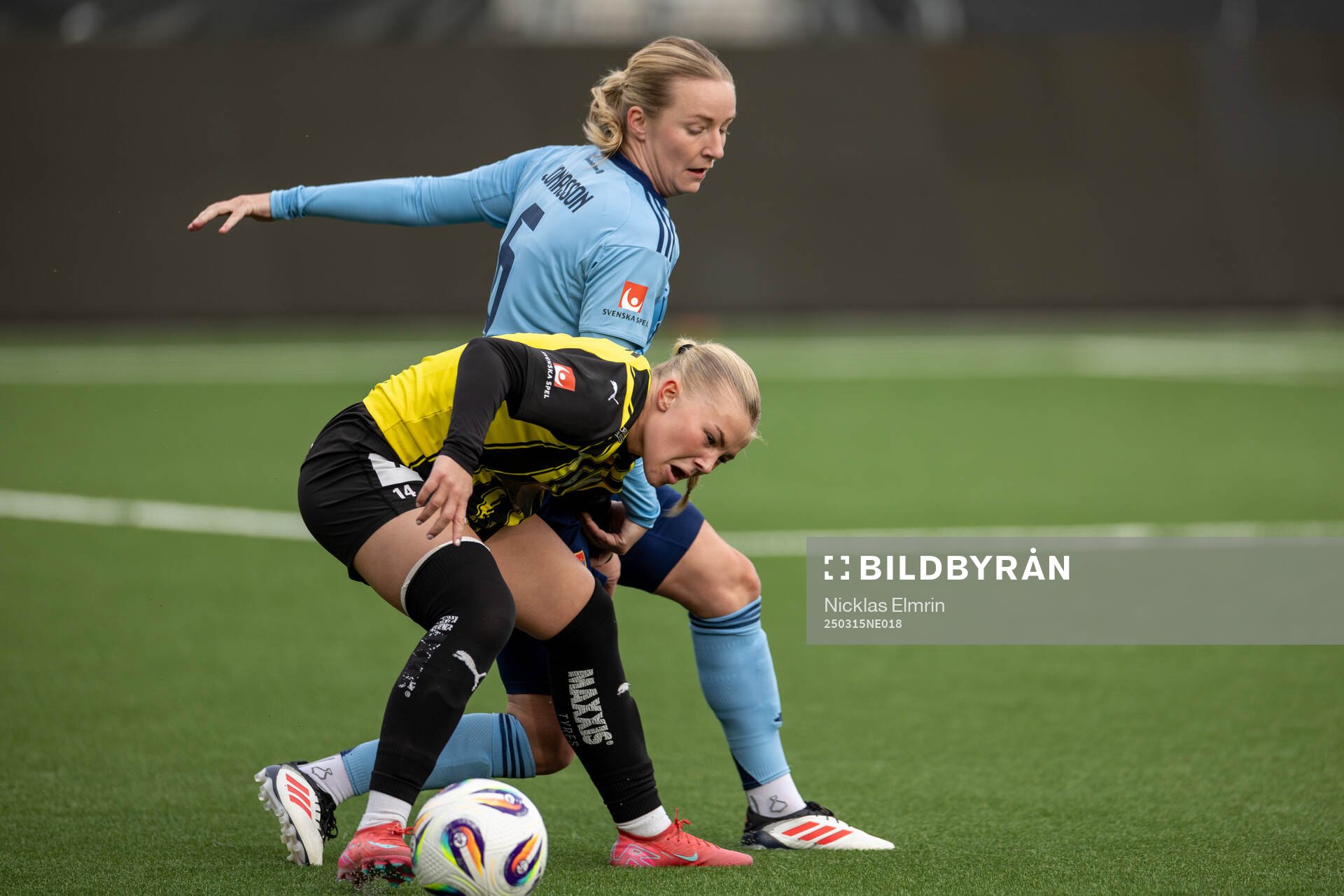 e250315 Häckens Matilda Nildén och Djurgårdens Alexandra