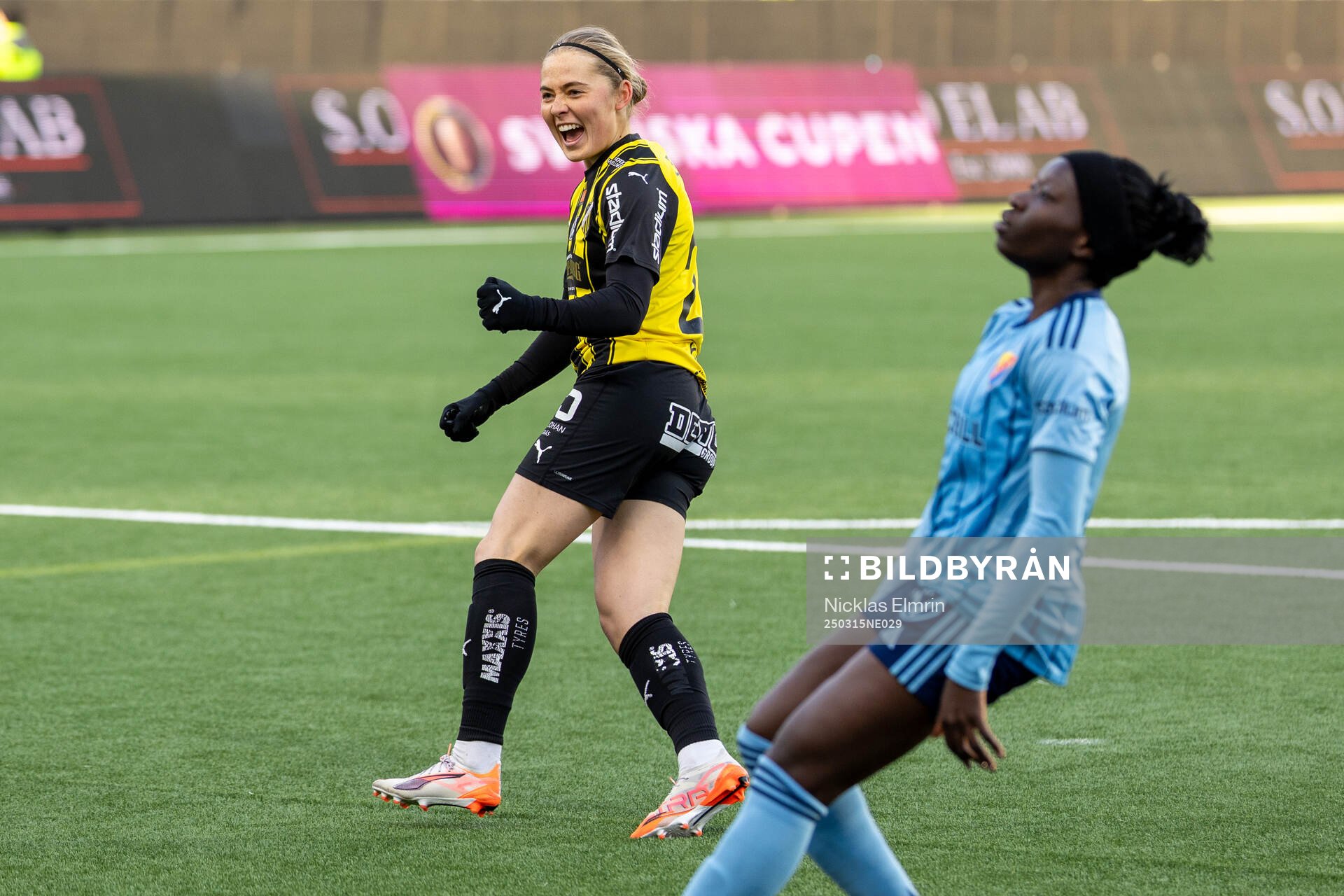 Häckens Paulina Nyström jublar