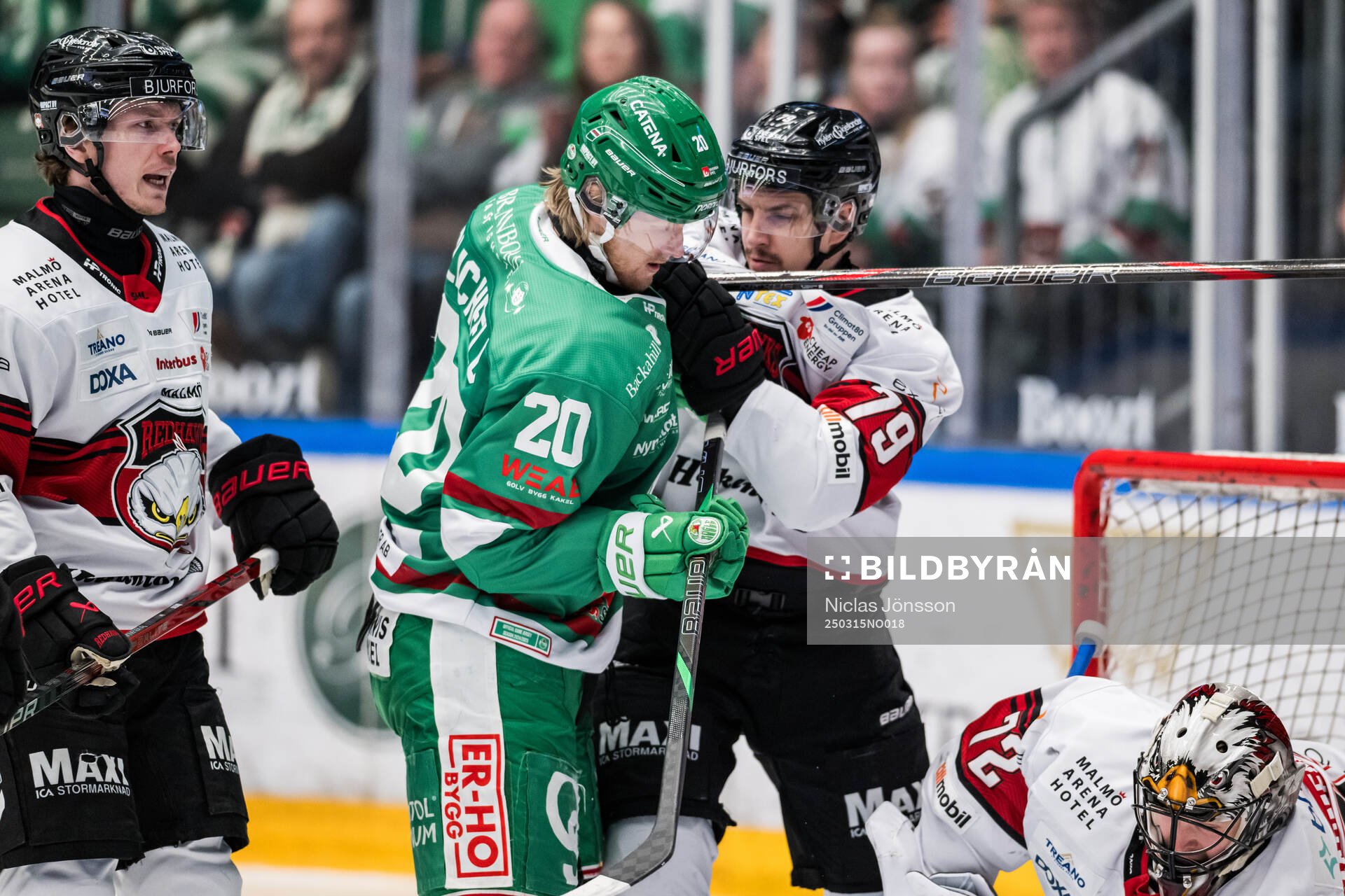 Rögles Joachim Blichfeld och Malmö Redhawks Jakub Galvas