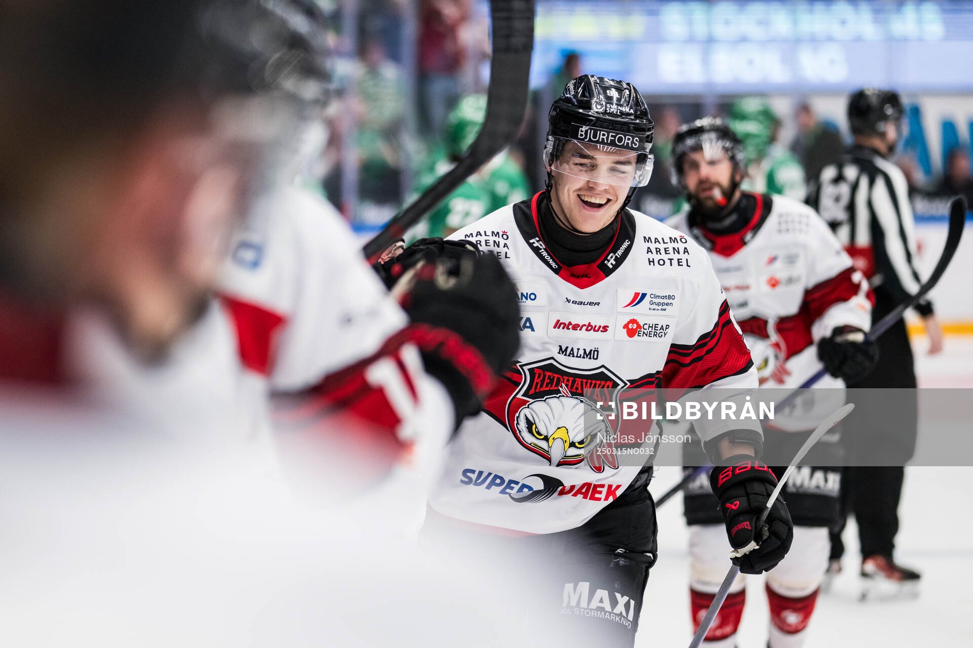 Malmö Redhawks Axel Sundberg jublar