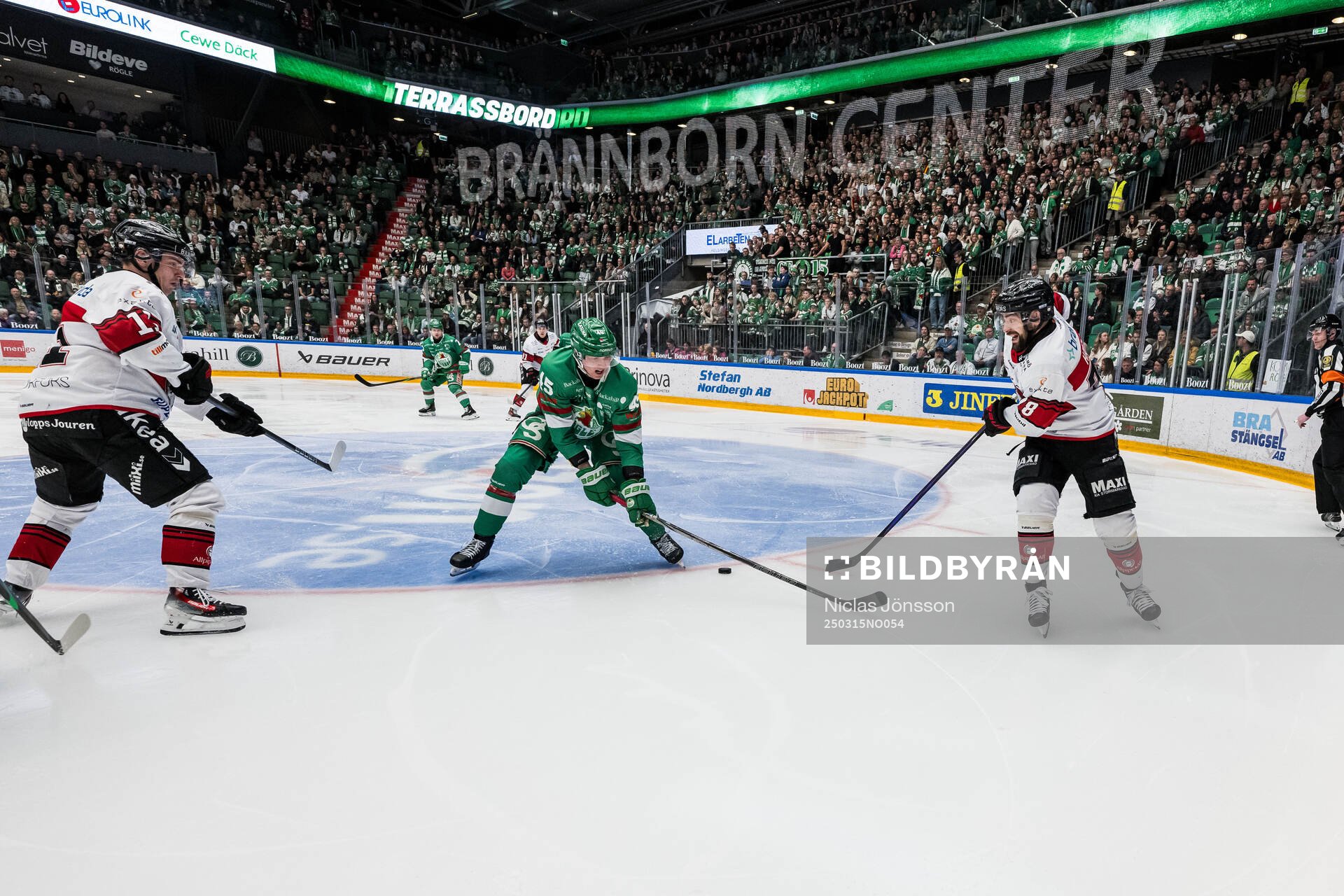 Rögles Gregor Biber och Malmö Redhawks Robin Hanzl