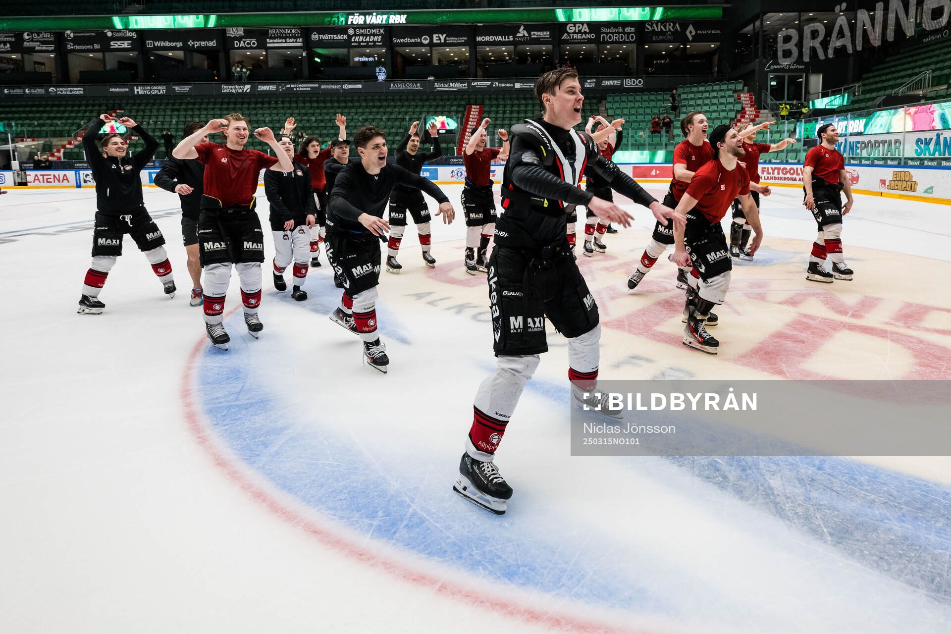 Malmö Redhawks Fredrik Händemark jublar