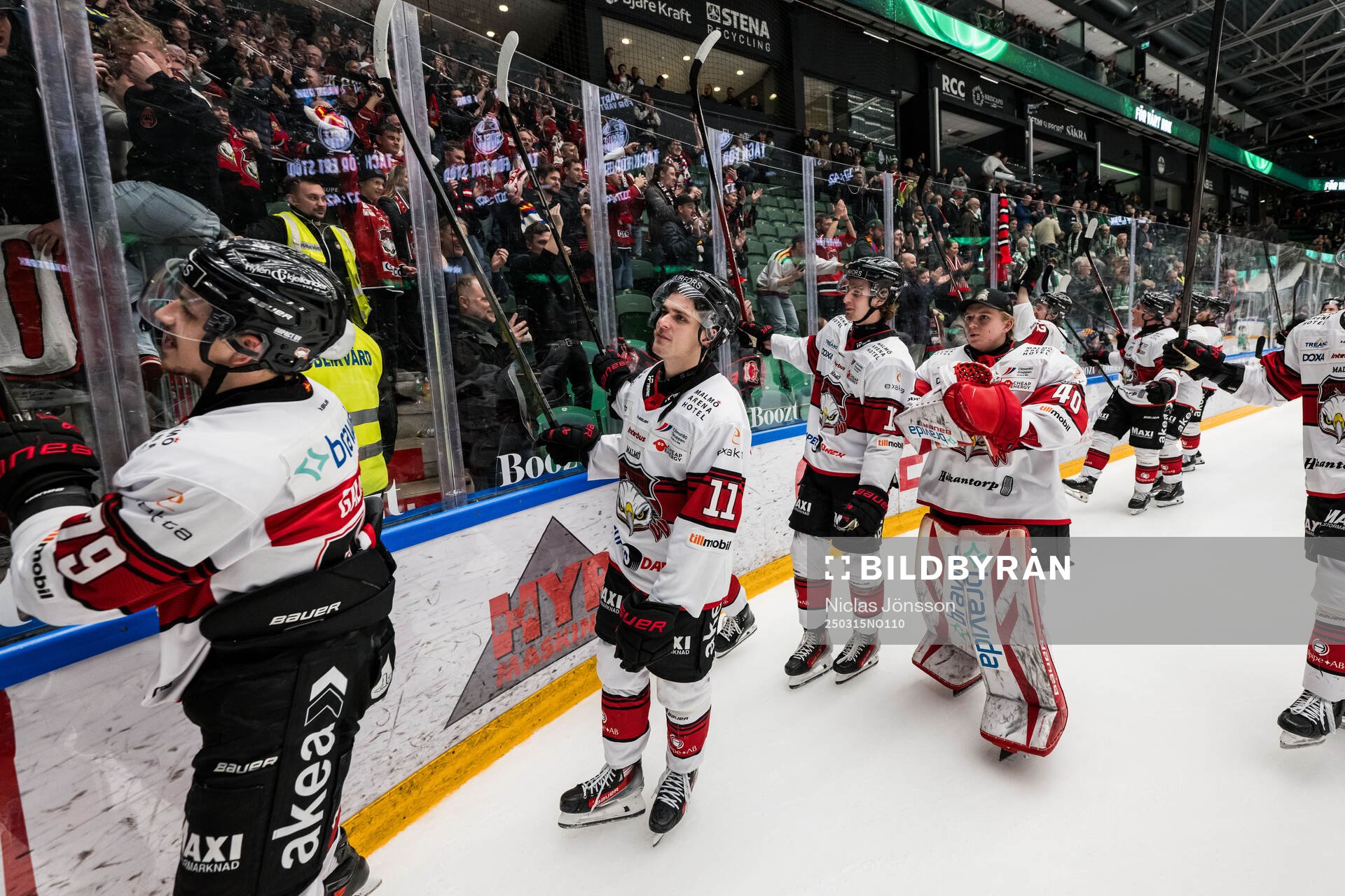 Malmö Redhawks Nikola Pasic jublar