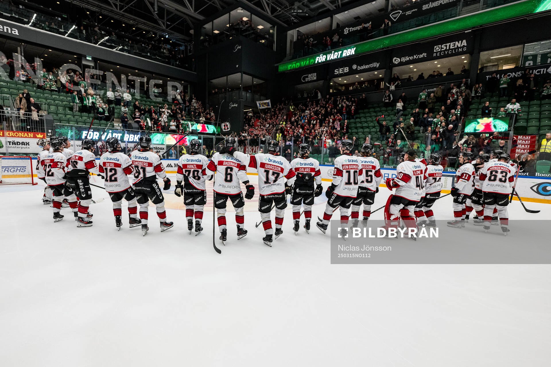 Malmö Redhawks spelare jublar