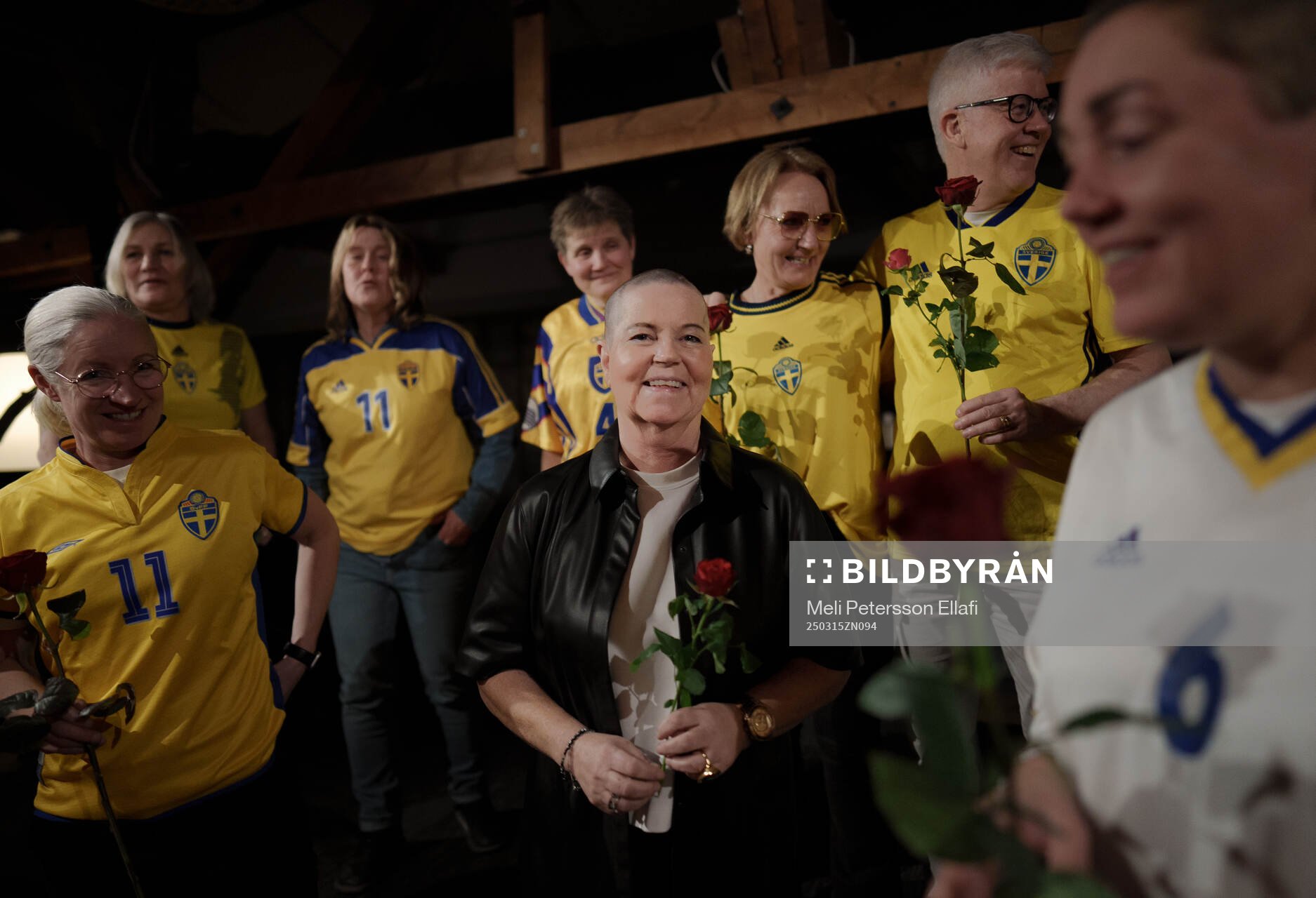 Marika Domanski Lyfors med vänner fotograferade den 15 mars 2025 i Stockholm. 