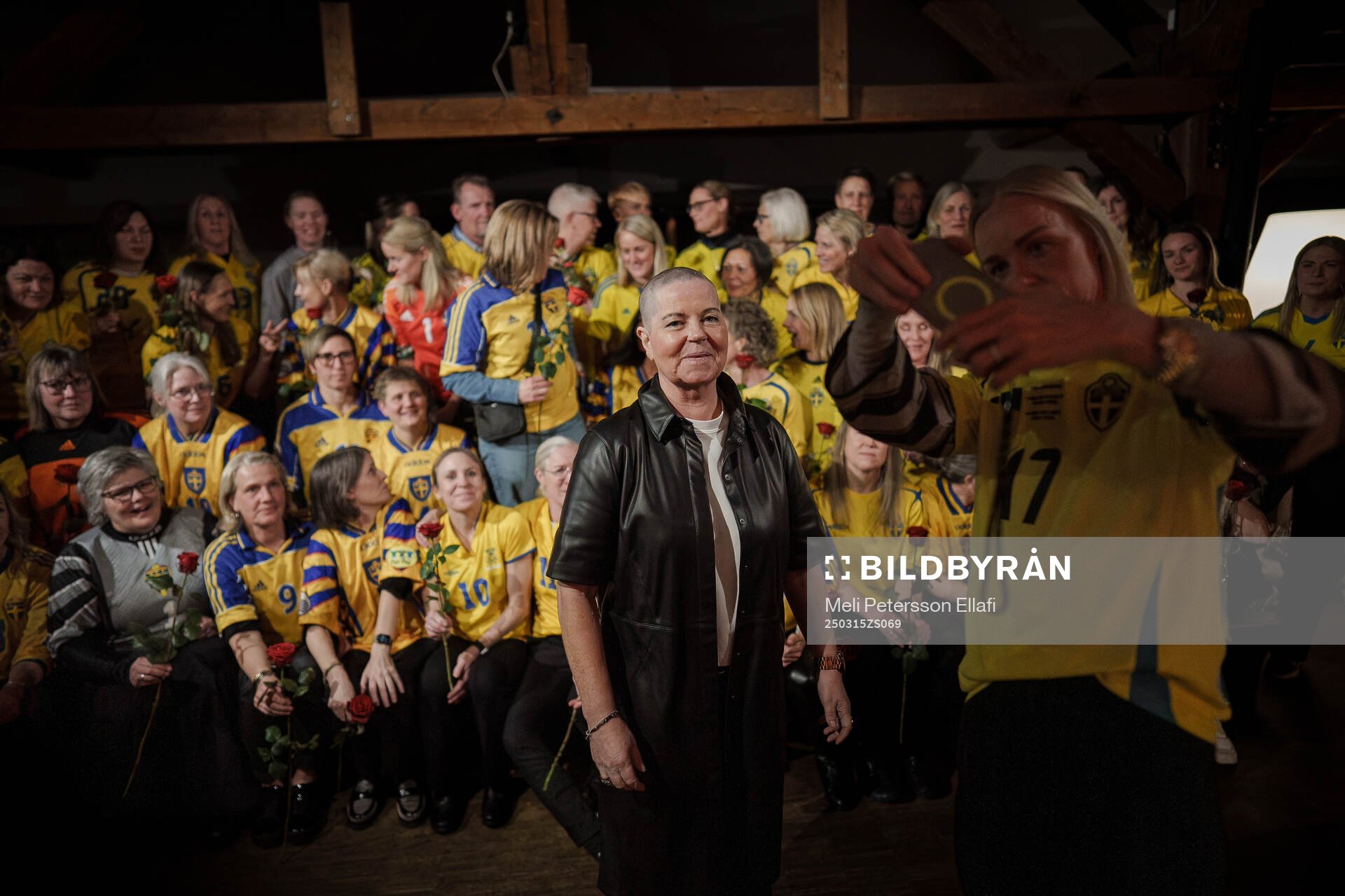 Marika Domanski Lyfors med Caroline Seger och övriga