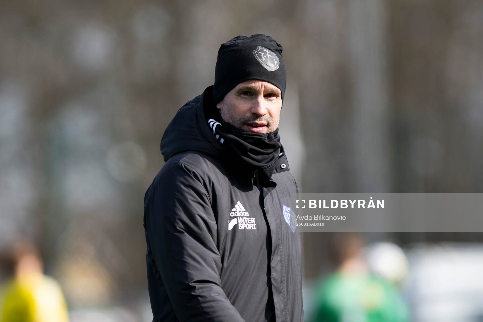 Falkenbergs tränare Christoffer Andersson under träningsmatchen mellan Helsingborg och Falkenberg den 16 mars 2025 i Helsingborg.