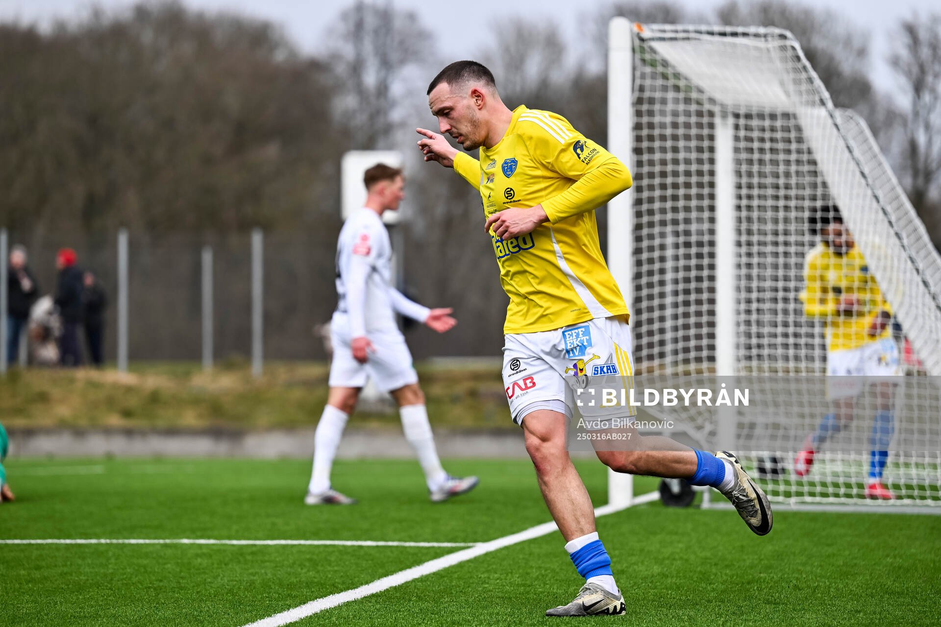 Falkenbergs Viktor Ekblom jublar
