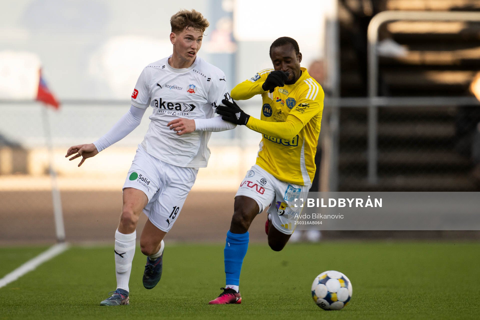 Helsingborgs Benjamin Örn och Falkenbergs Wanbe Godwin