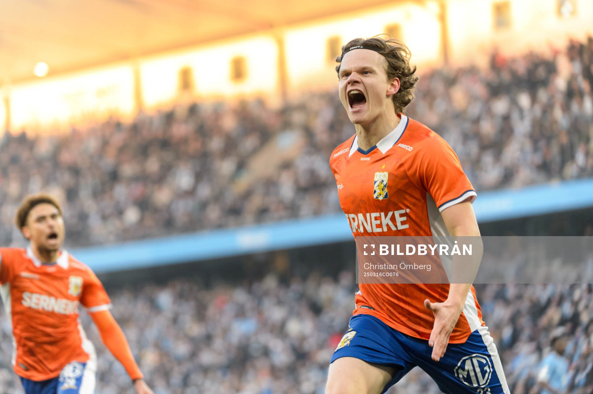 IFK Göteborgs Kolbeinn Thordarson jublar efter 2-2 under semifinalen i Svenska Cupen mellan Malmö FF och IFK Göteborg den 16 mars 2025 i Malmö. 