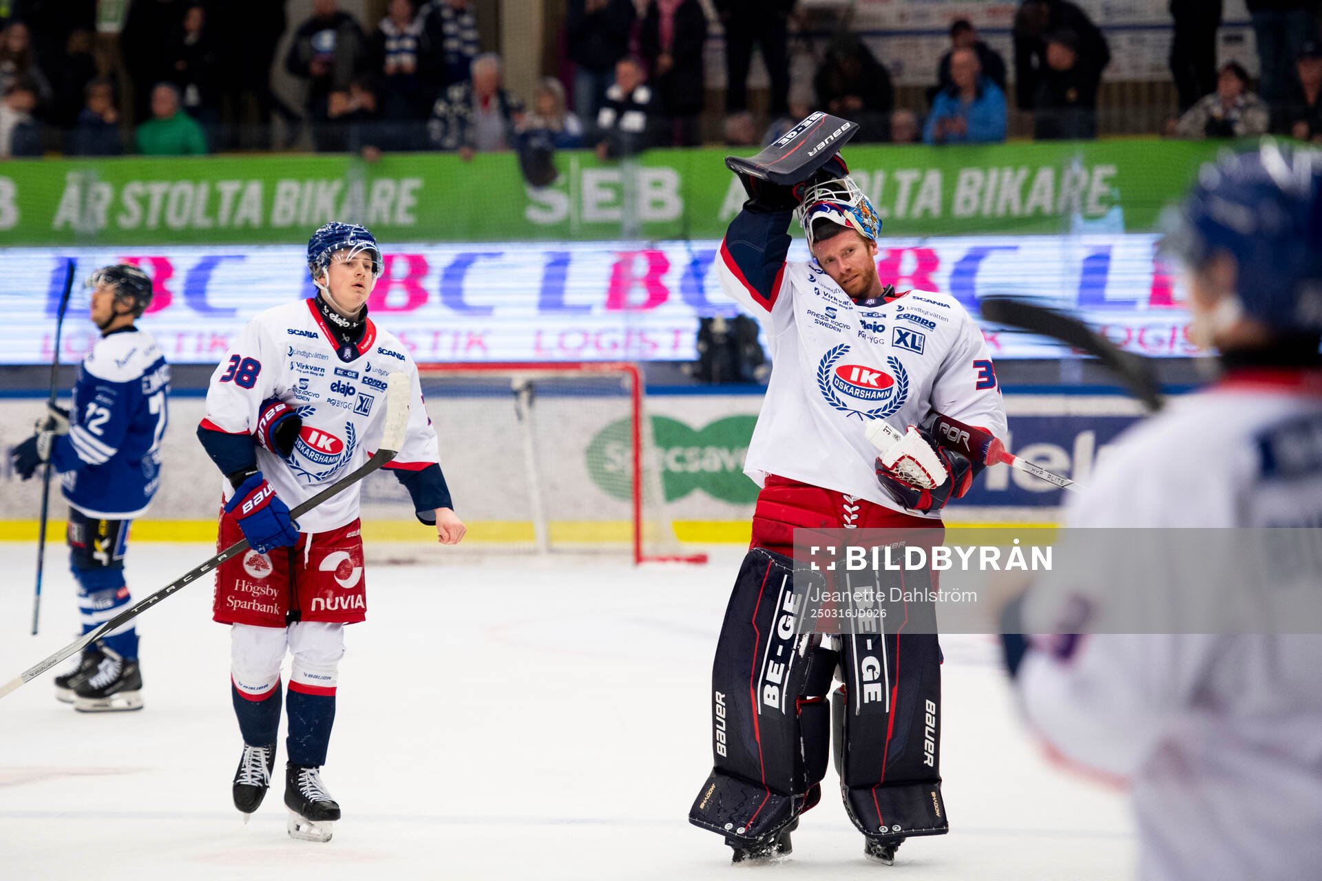 Oskarshamns Axel Landén och målvakt Evan Cowley