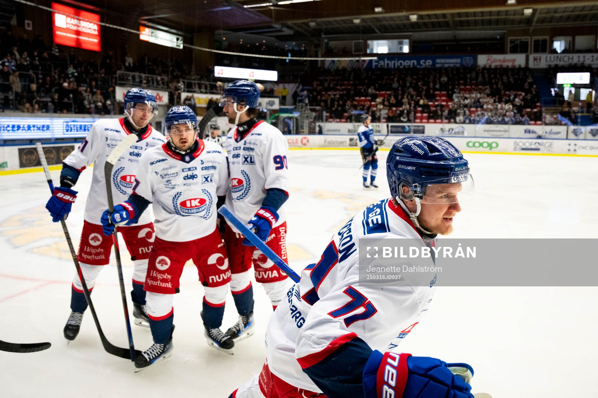 Oskarshamns Filip Sveningsson jublar 1-2 målet