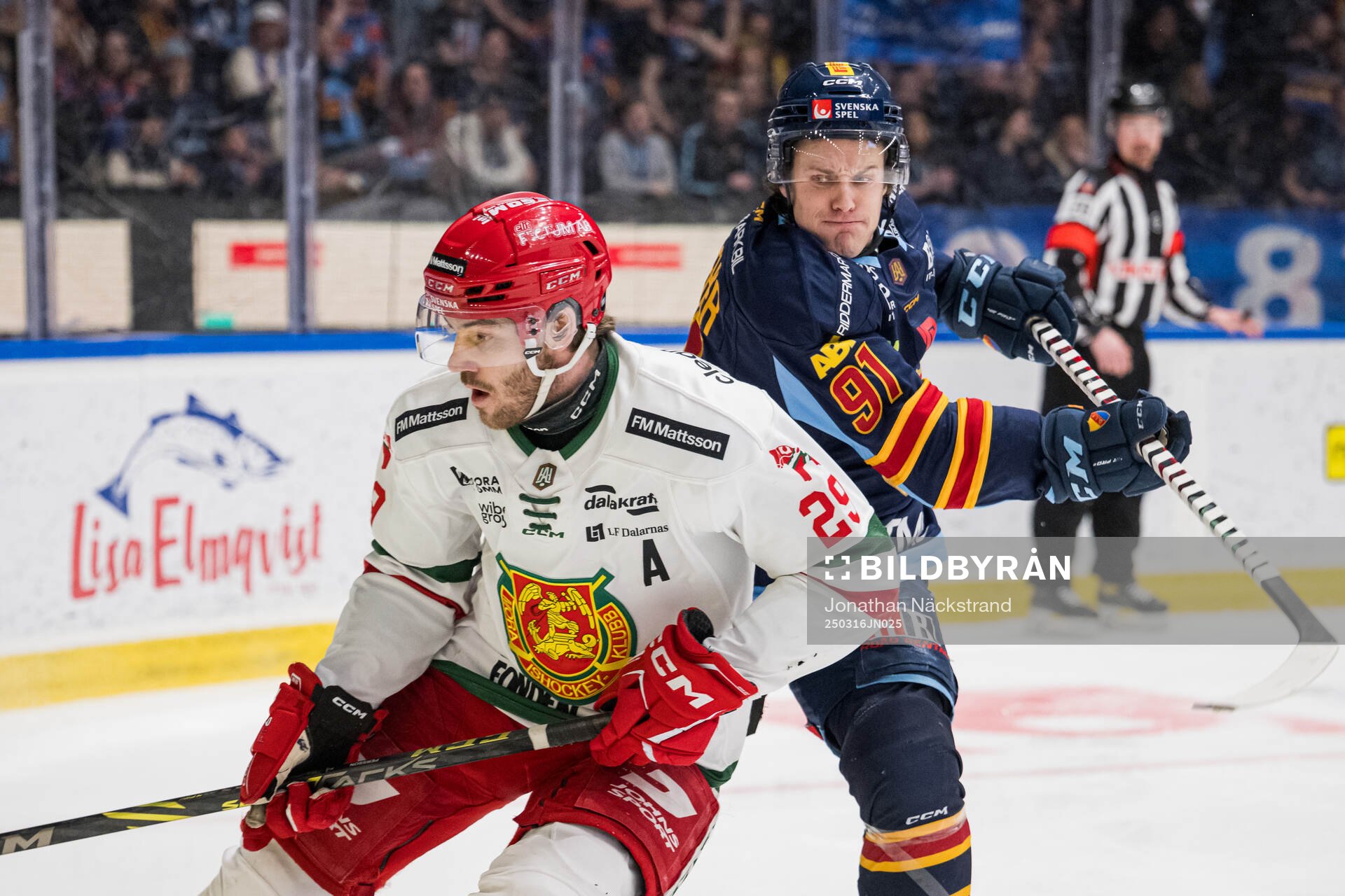 Moras Johan Persson och Djurgårdens Tyler Kelleher