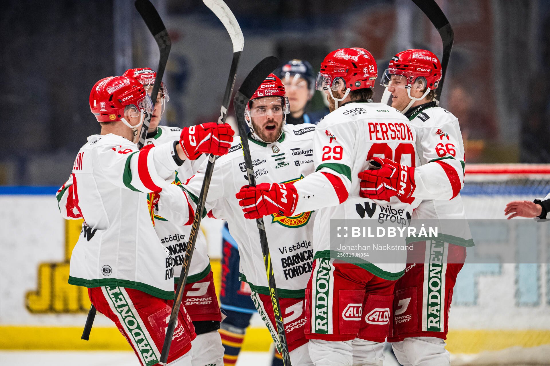 Moras Johan Persson jublar