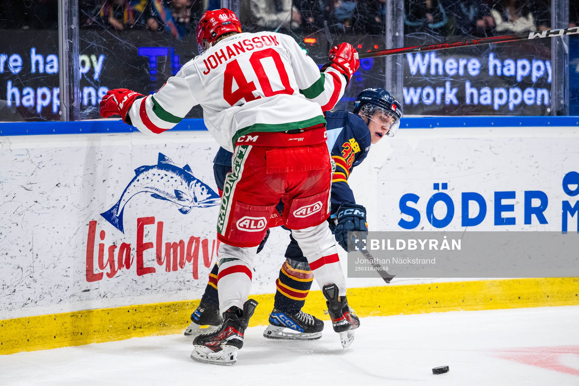 Djurgårdens Victor Eklund och Moras Felix Johansson