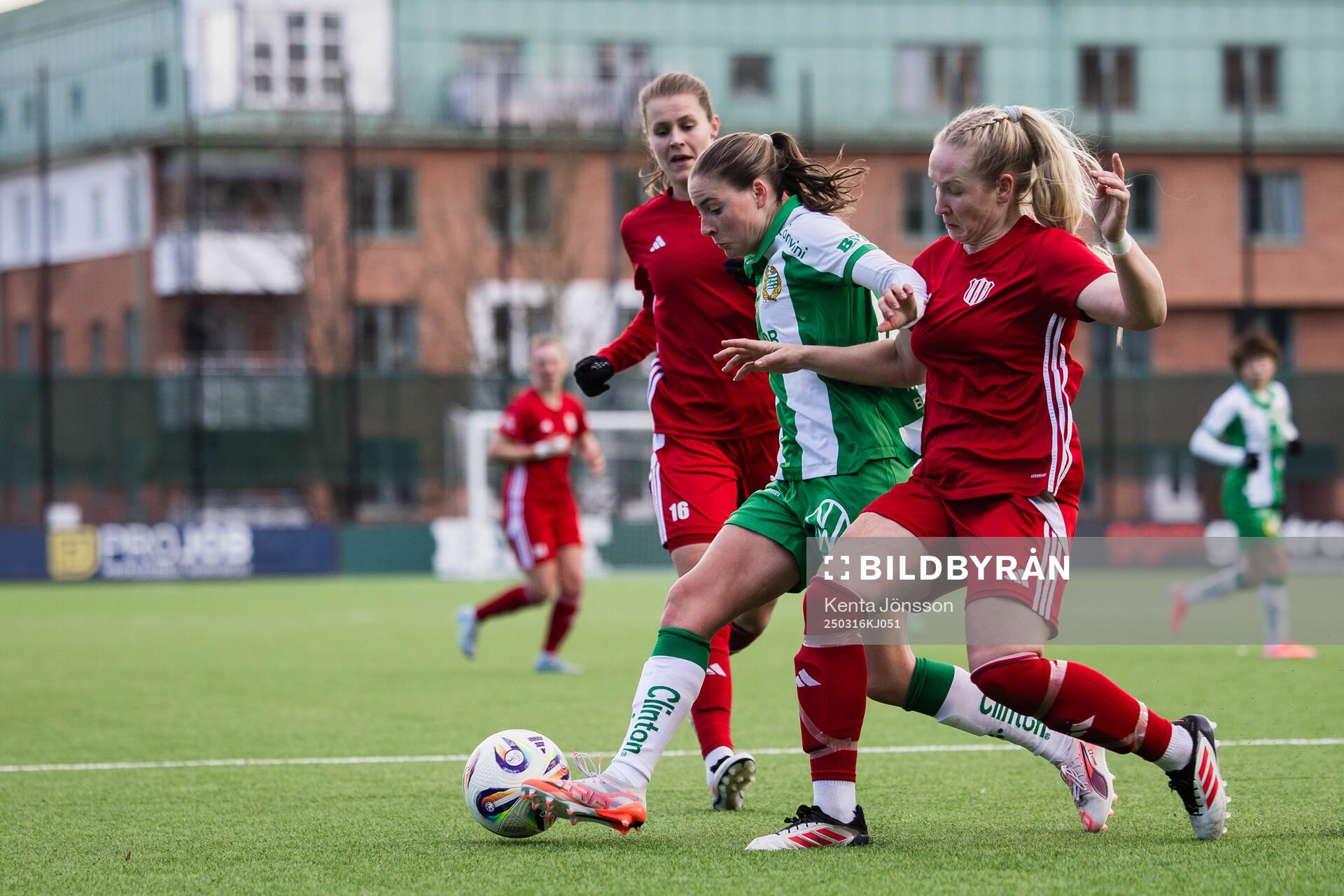 Hammarbys Smilla Vallotto och Piteås Maggy Henschler