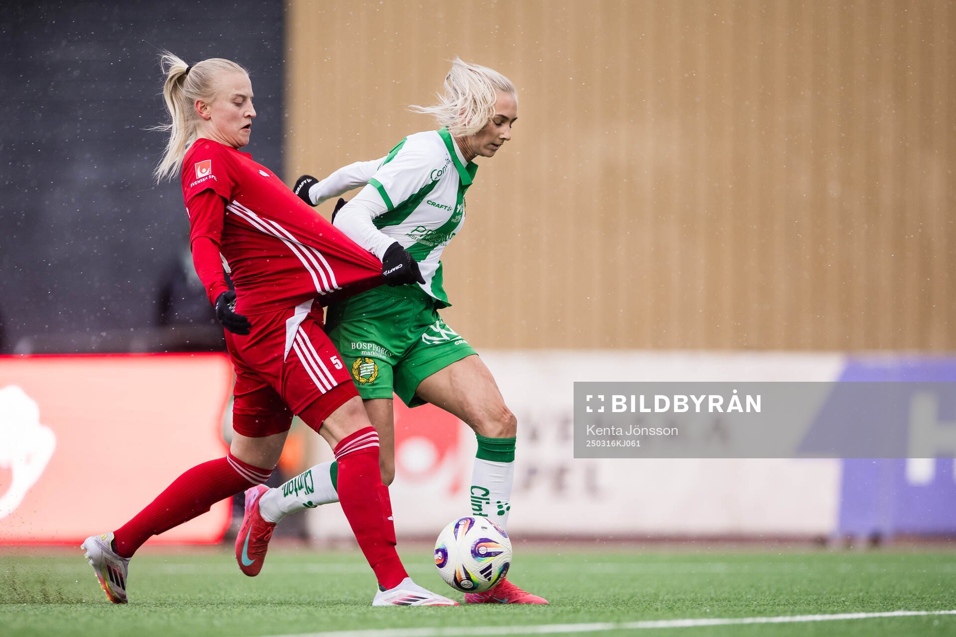 Piteås Wilma Carlsson och Hammarbys Ellen Wangerheim
