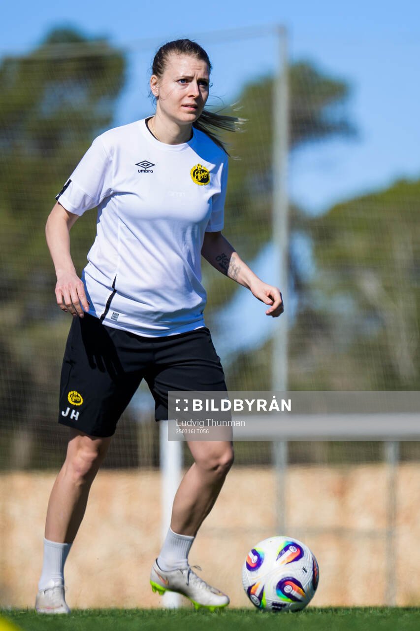 Damfotbollsansvarig Jenny Holm