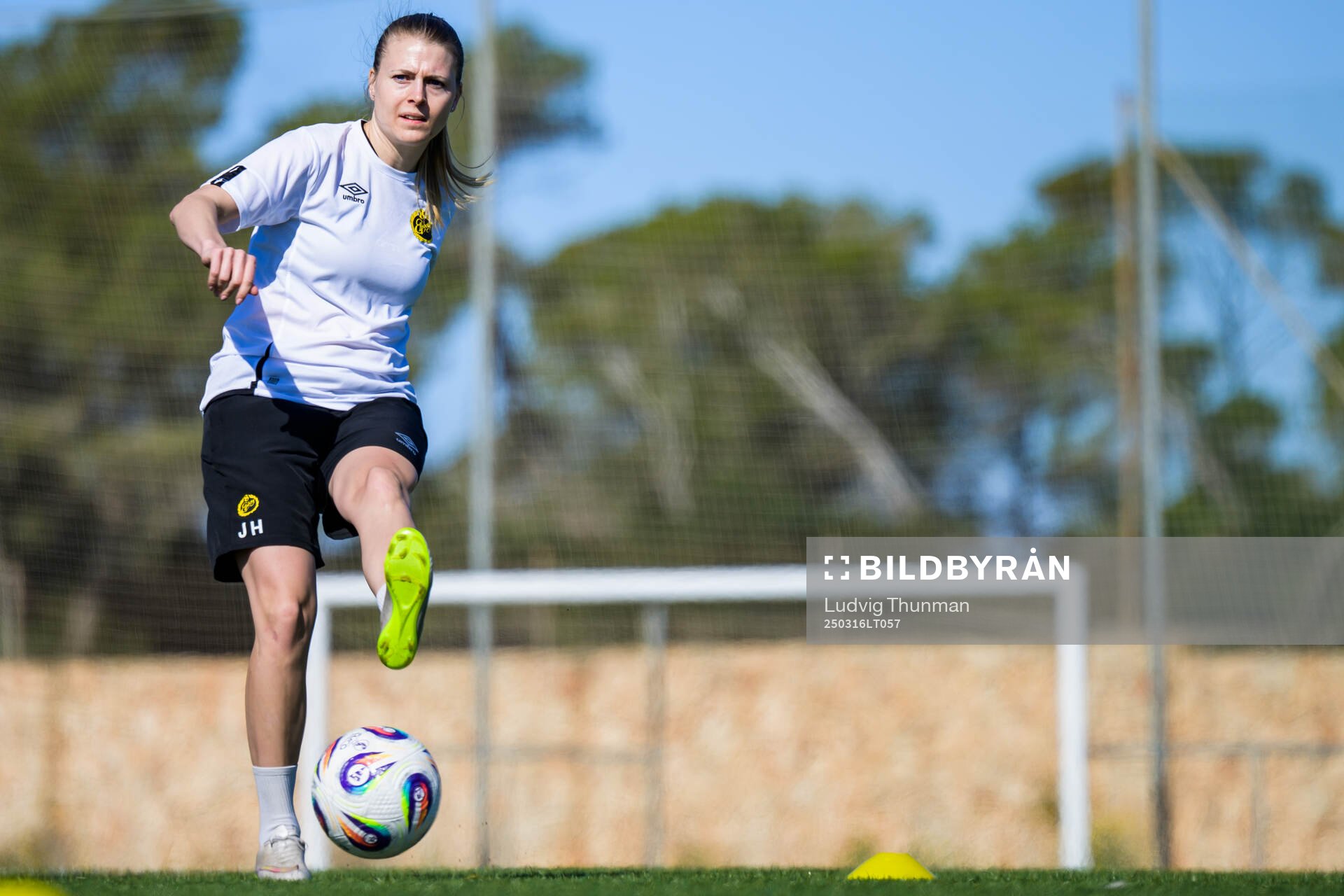 Damfotbollsansvarig Jenny Holm